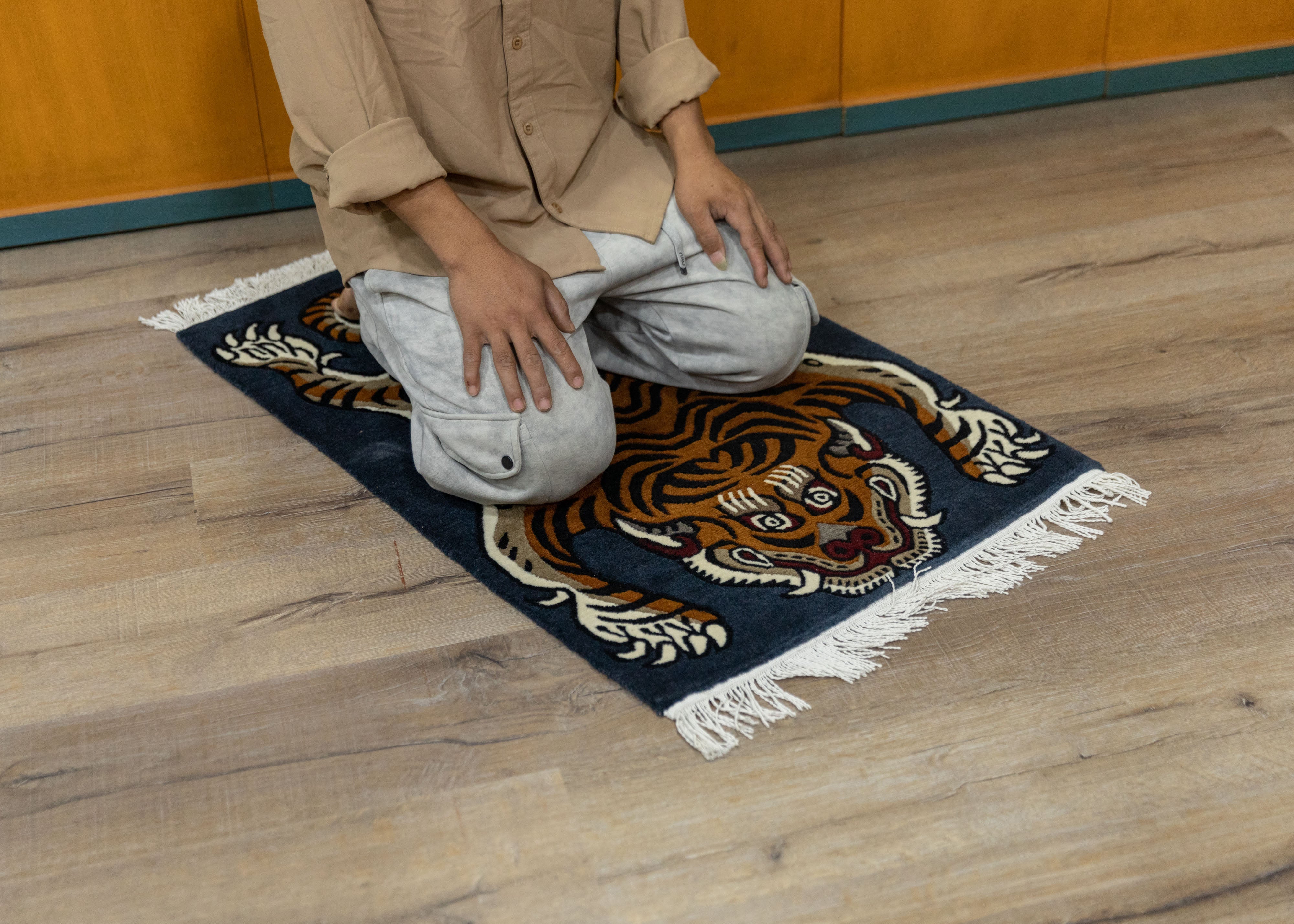 Tibetan Rug 100 Knot Carpet | Handwoven Wool Tiger Design