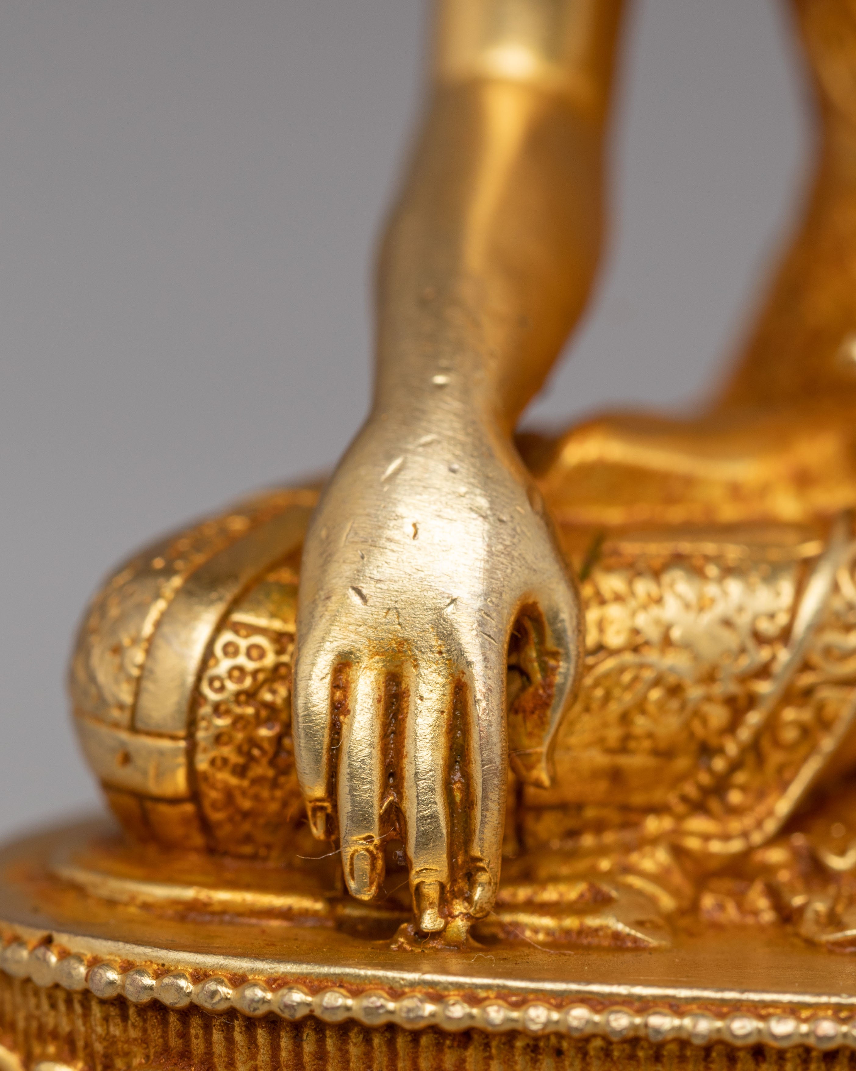 Sacred Shakyamuni Buddha Deity Statue | A Symbol of Enlightenment