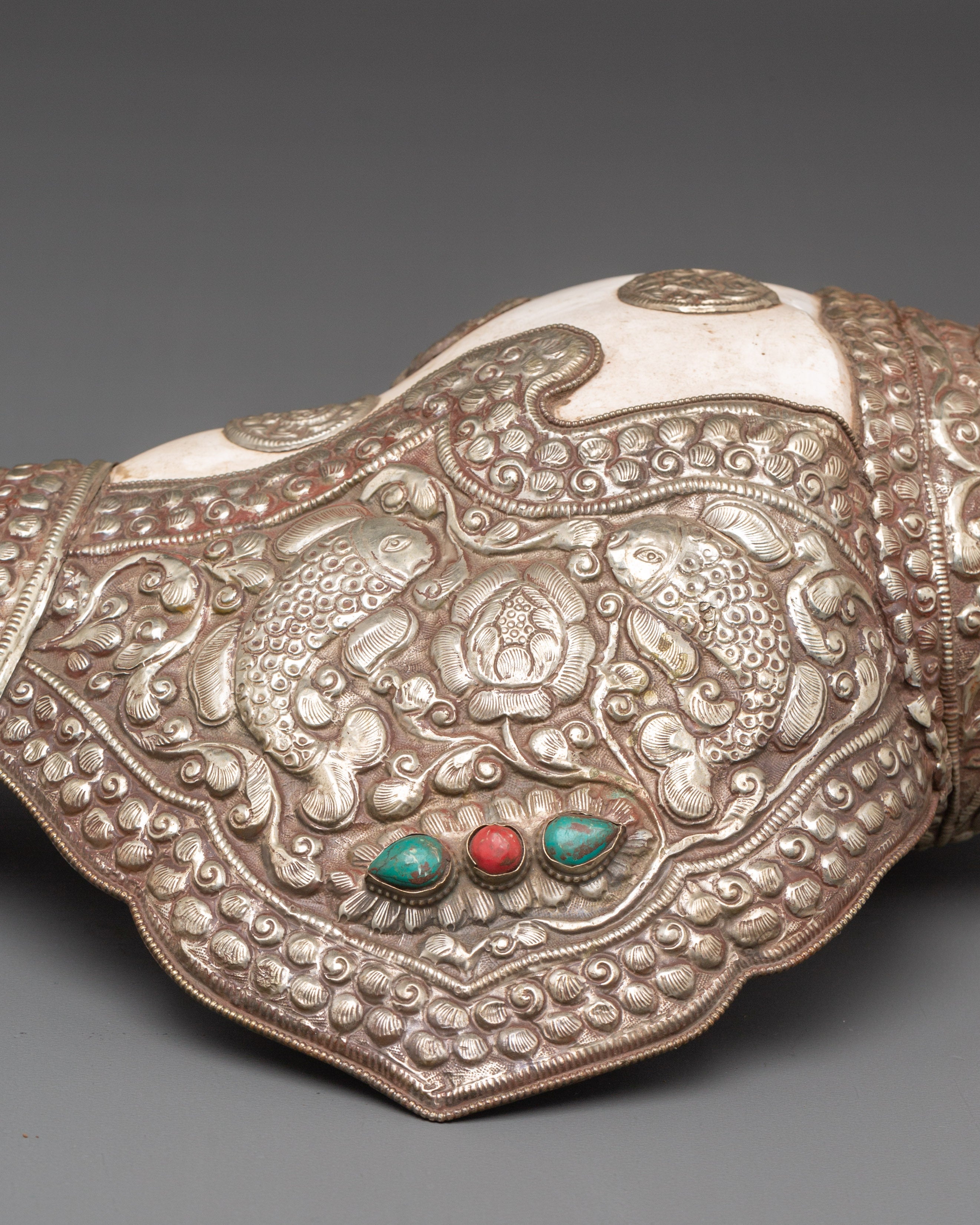 Conch with White Metal | Symbol of Dharma and Spiritual Awakening