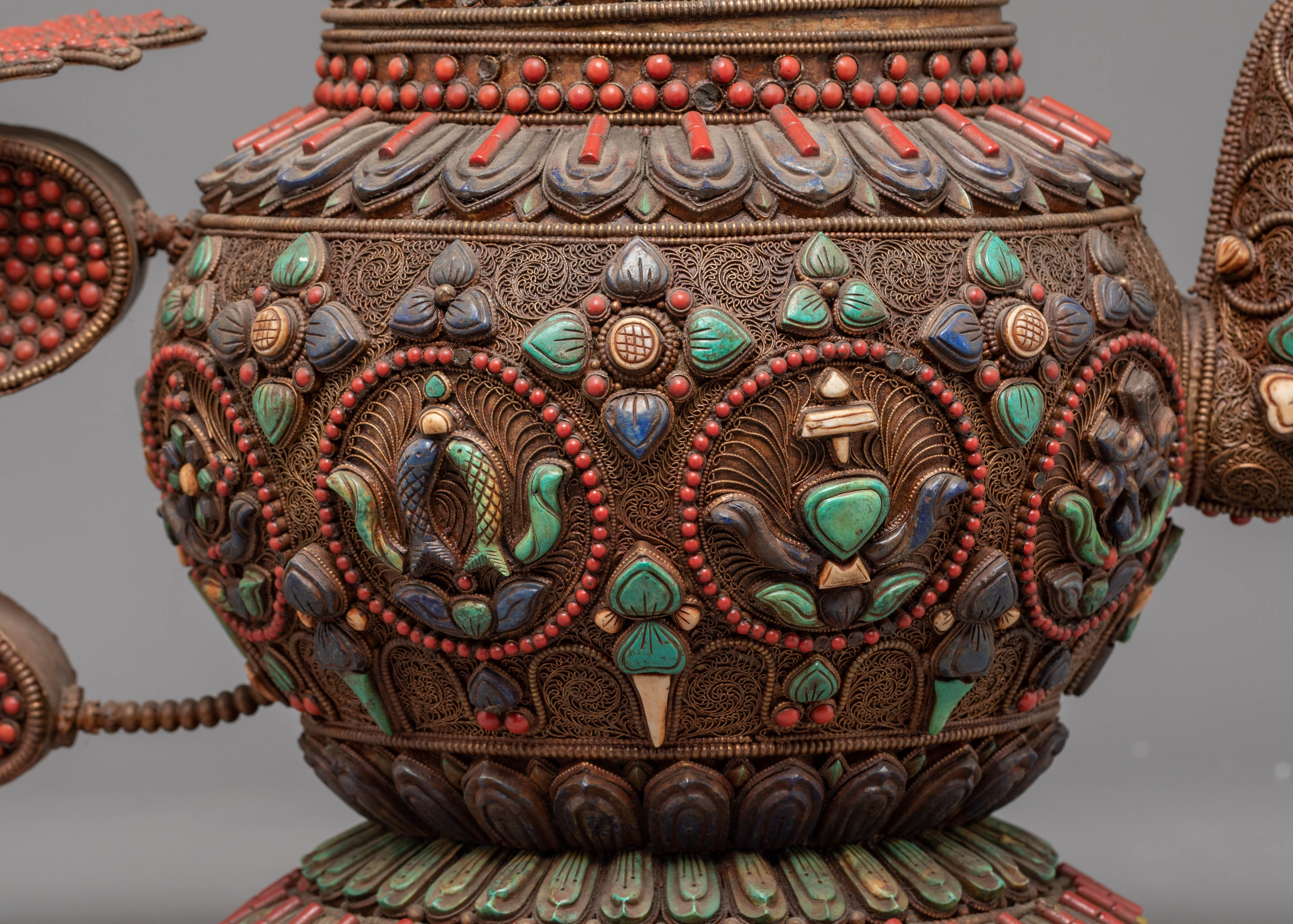 Dragon Motif Tea Pot | Decorative Dragon Tea Vessel