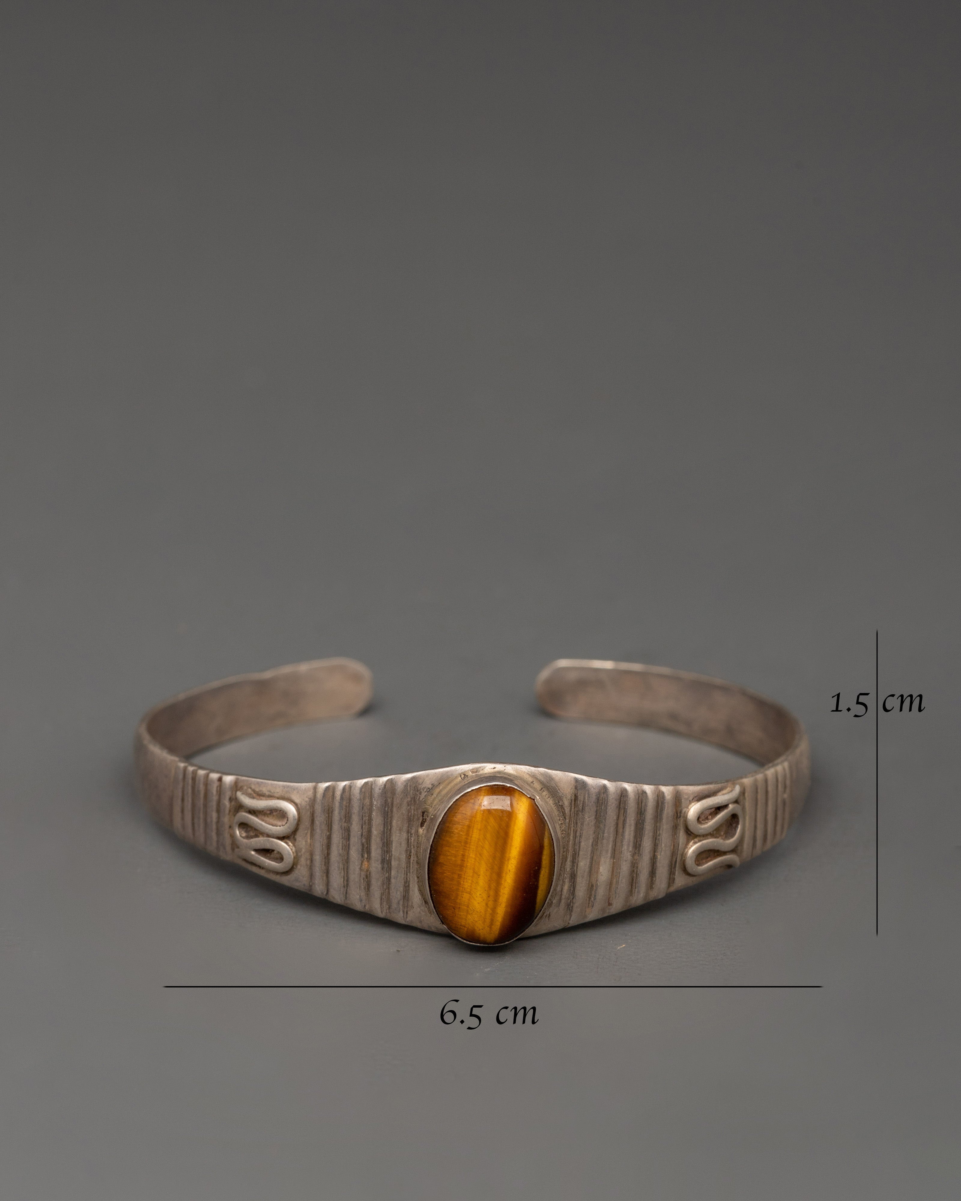 Silver-Plated Cuff Bracelet | Hand Jewelry with Artificial Stone