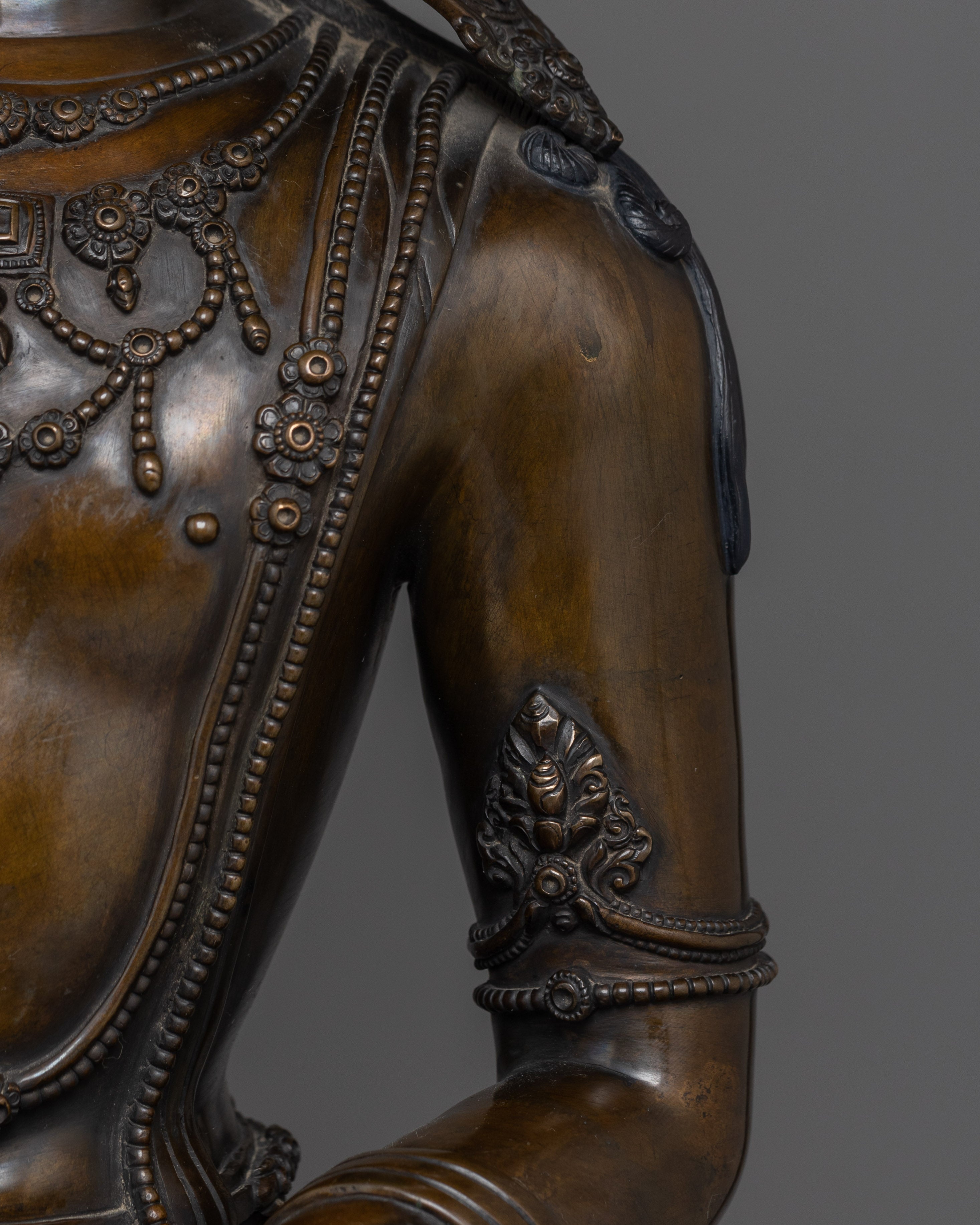 Figurine of Shakyamuni Buddha with Crown | Embodiment of Wisdom and Peace