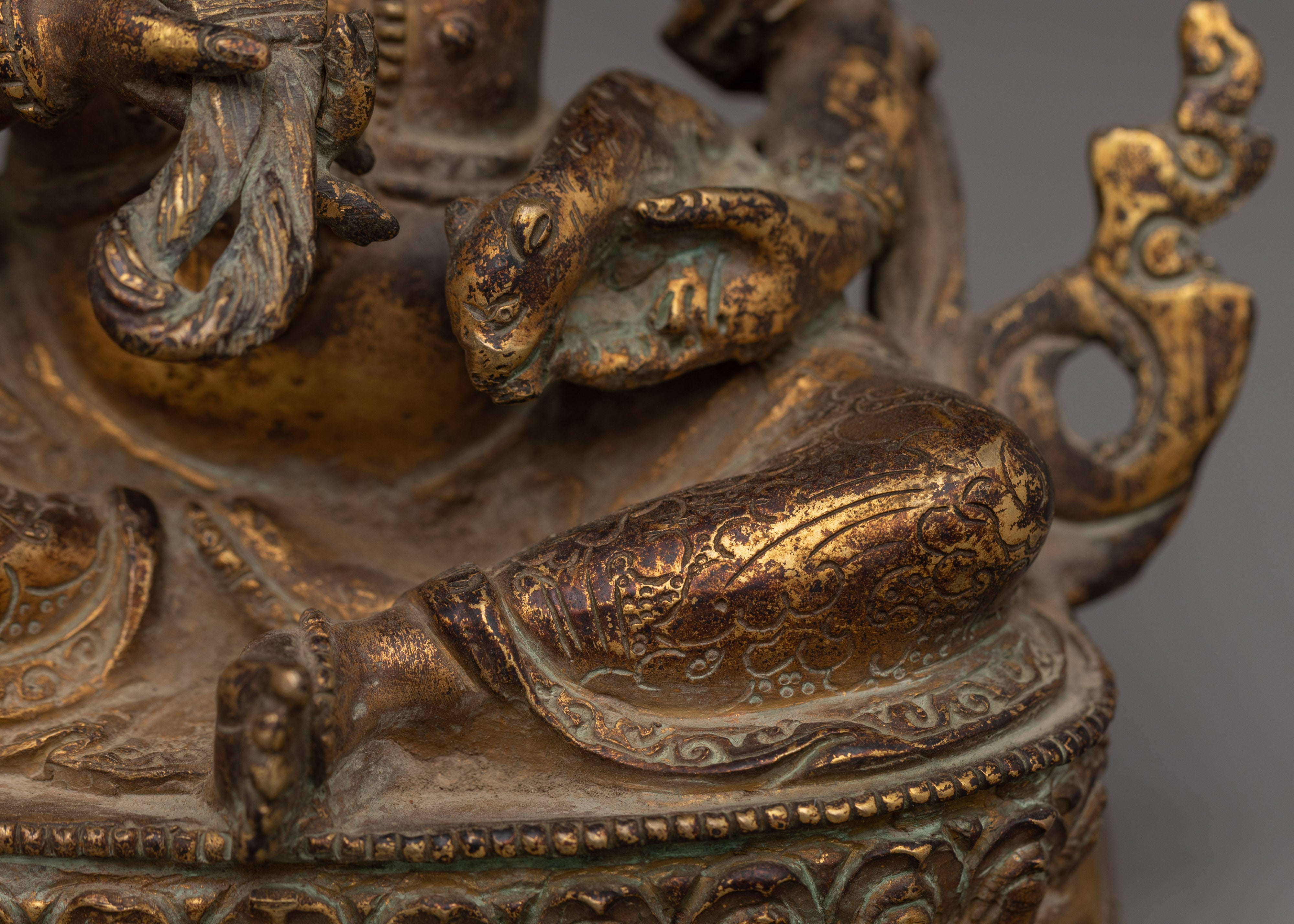 Buddhist Statue of Dzambhala | Symbol of Prosperity