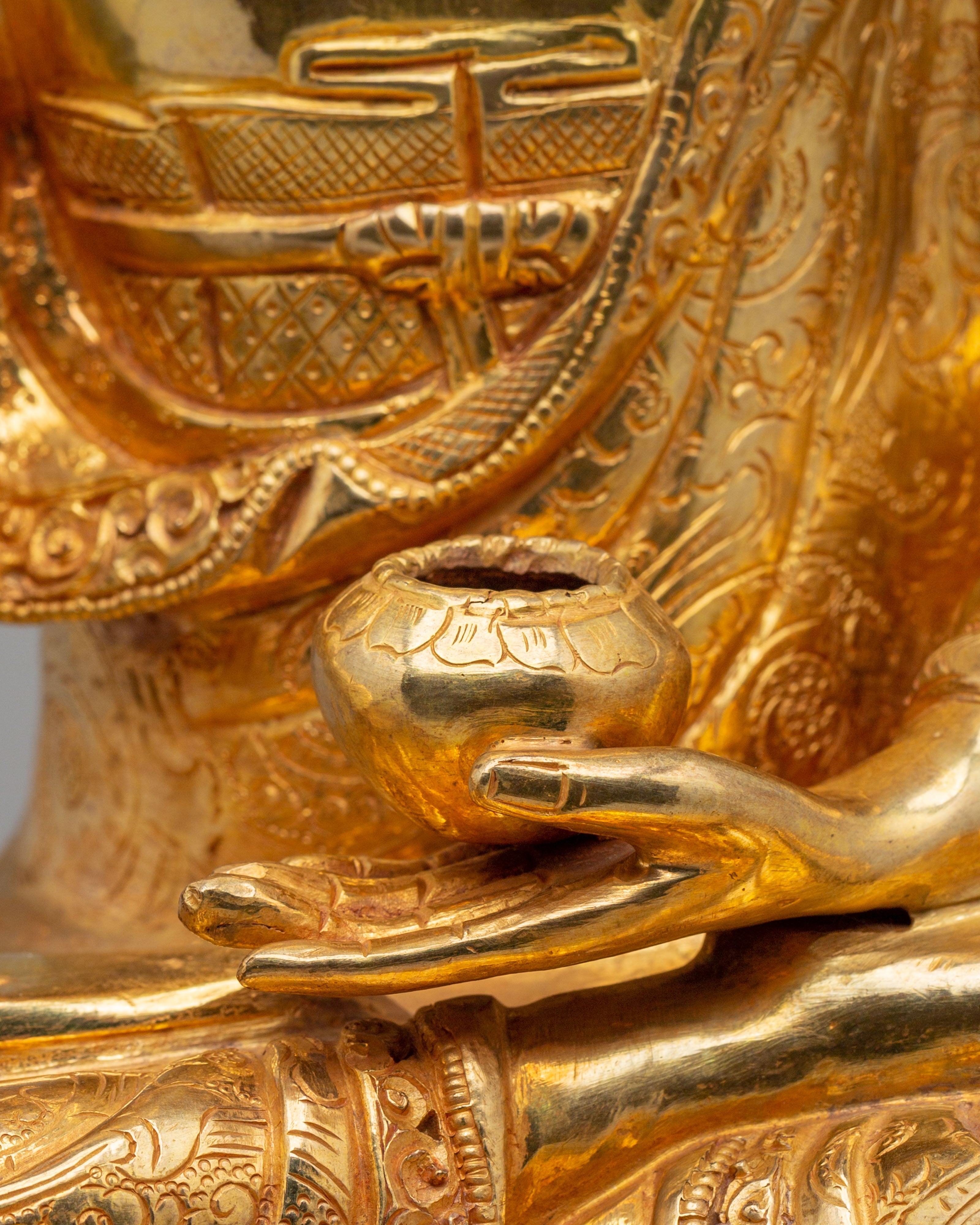 Shakyamuni Buddha Bhumisparsha Statue | Peaceful Shakyamuni Buddha