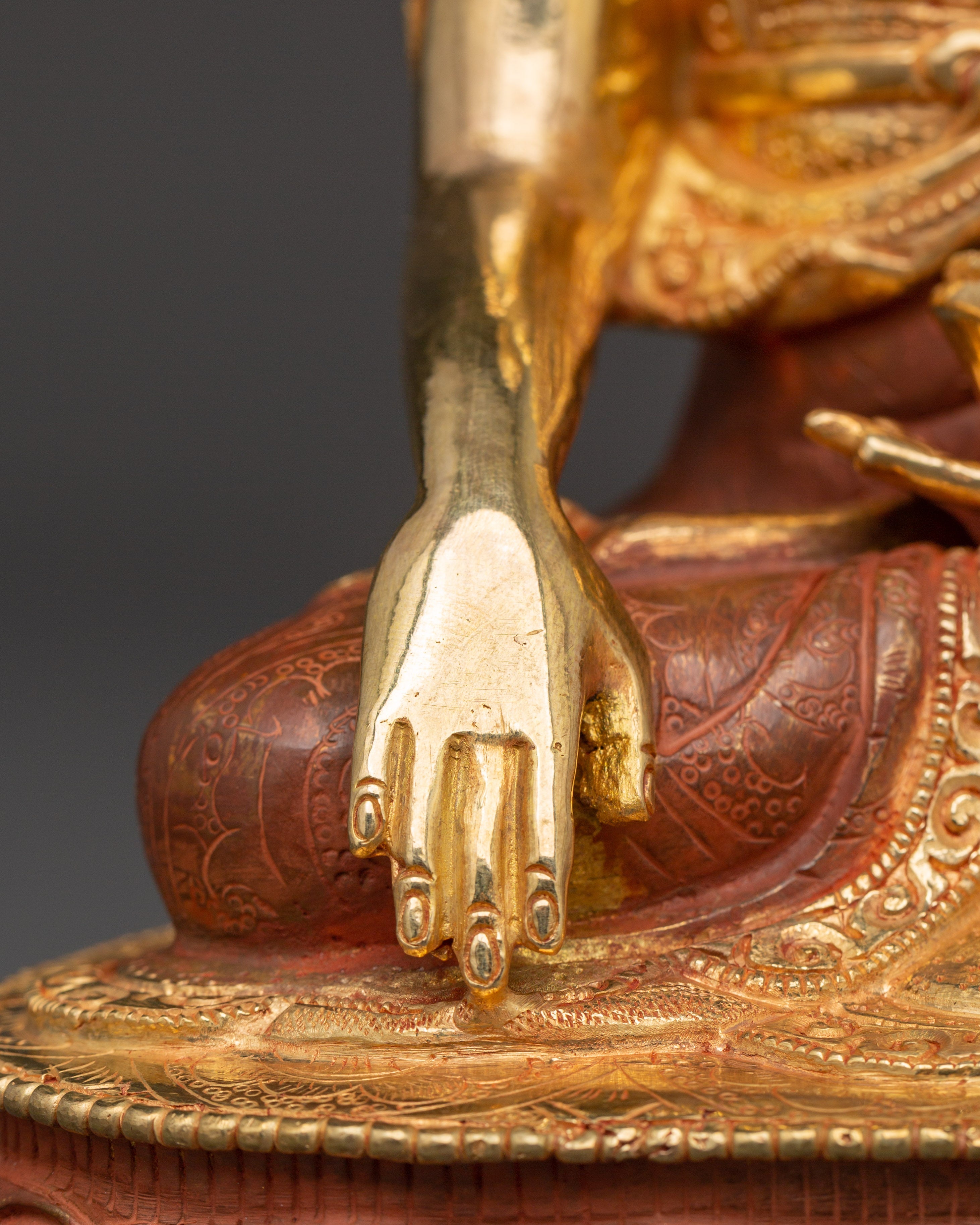Handcrafted Shakyamuni Buddha Statue: The Enlightened Sage