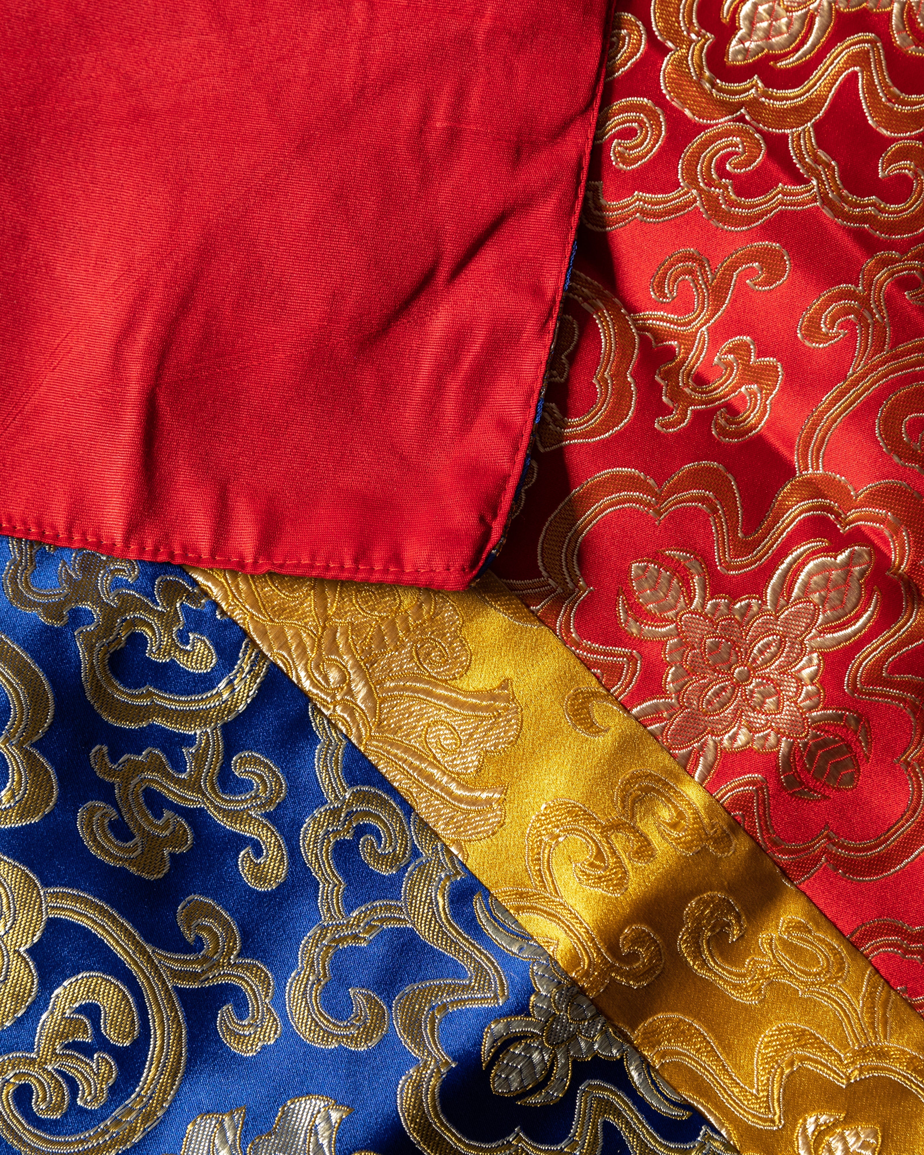 Decorative Table Cloth | Stylish and Artistic Home Accent