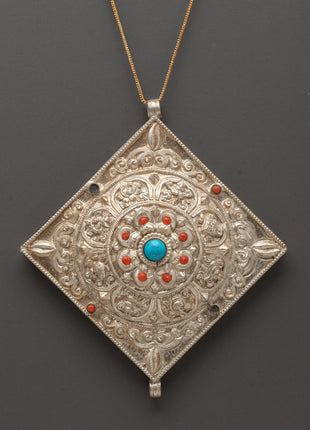 tibetan-prayer-ghau-box-locket