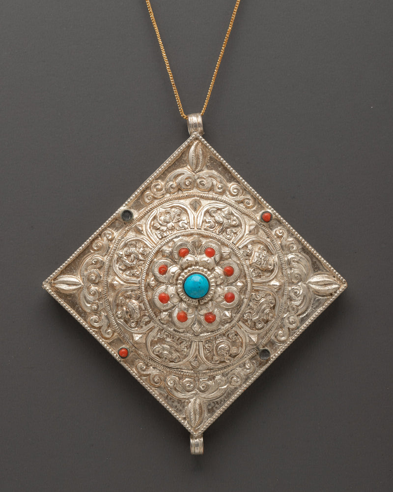 tibetan-prayer-ghau-box-locket