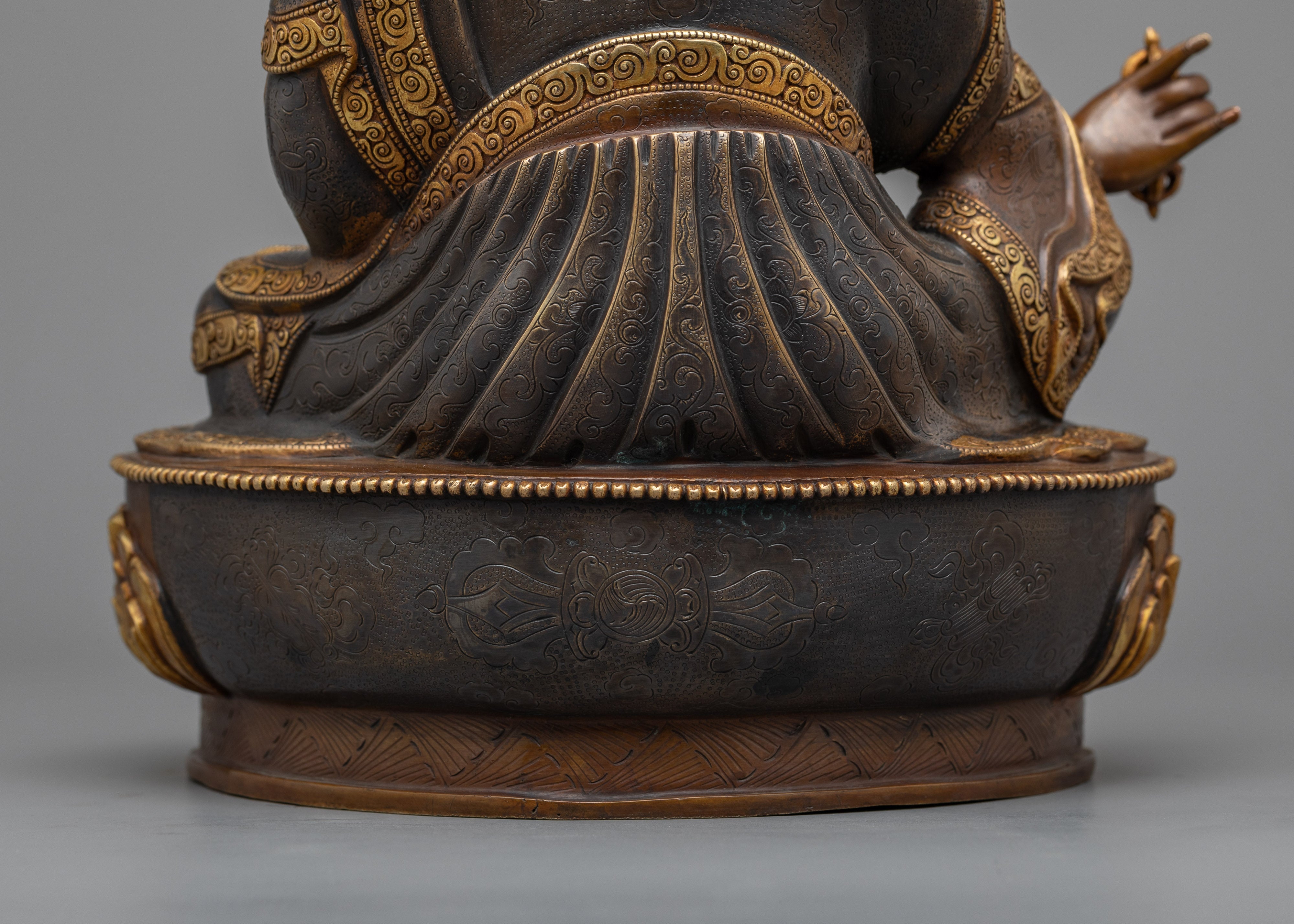 Mantra Vajra Guru | The Precious Master of Tibetan Buddhism