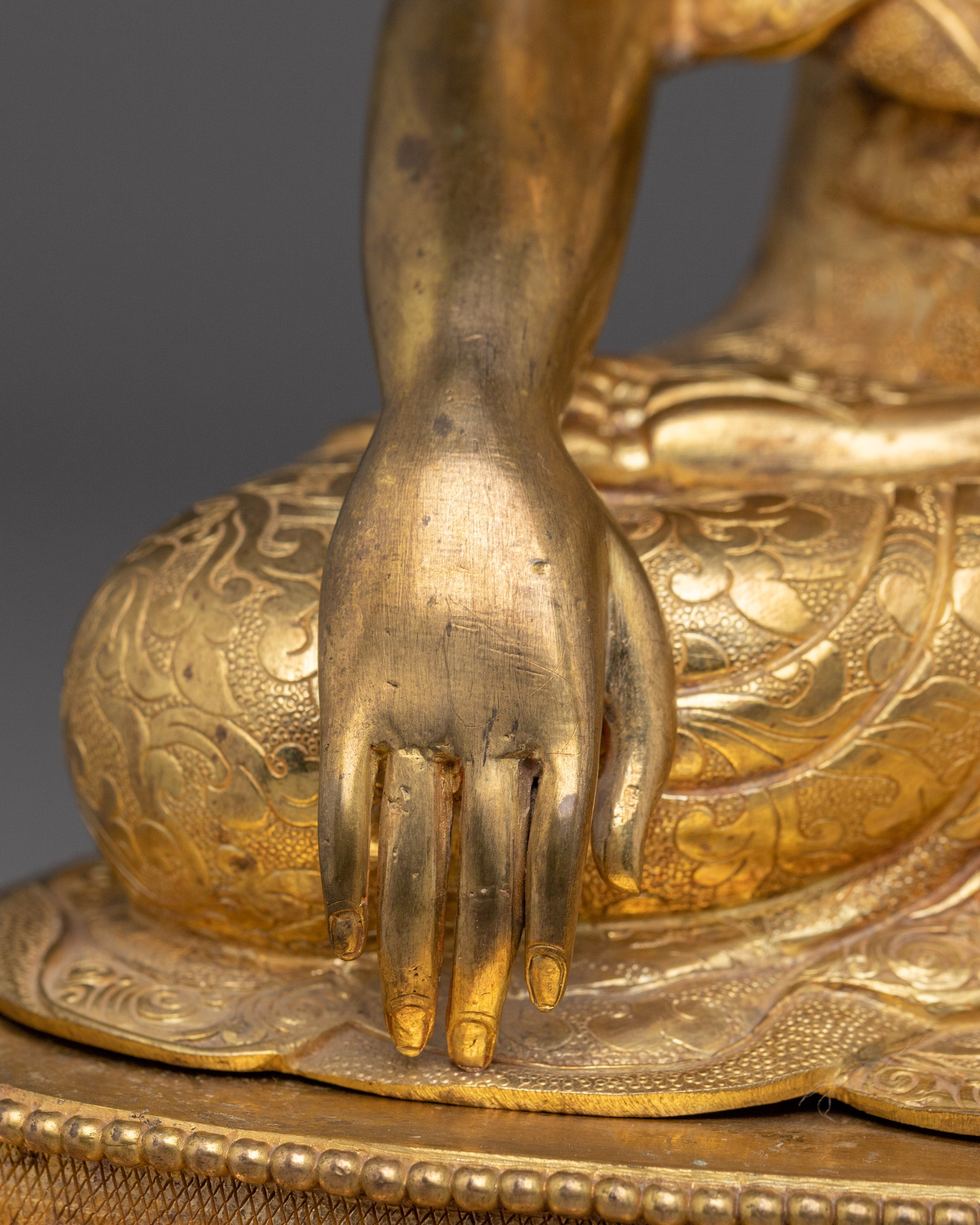 Buddhist Spiritual Icon Shakyamuni Buddha | Golden Handmade Statue