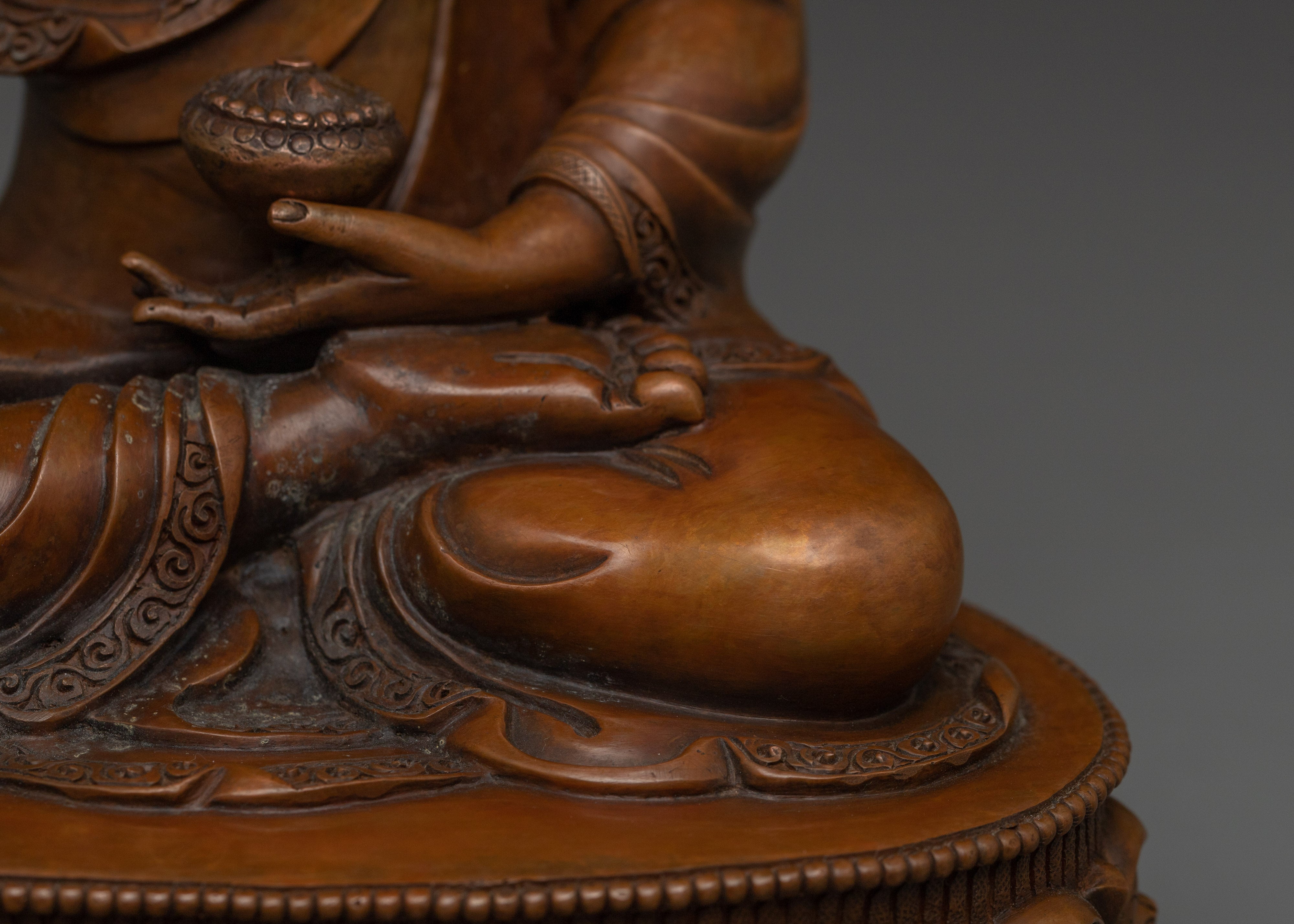 Serene Shakyamuni Buddha Statue | Enlightened One of the Sakya Clan