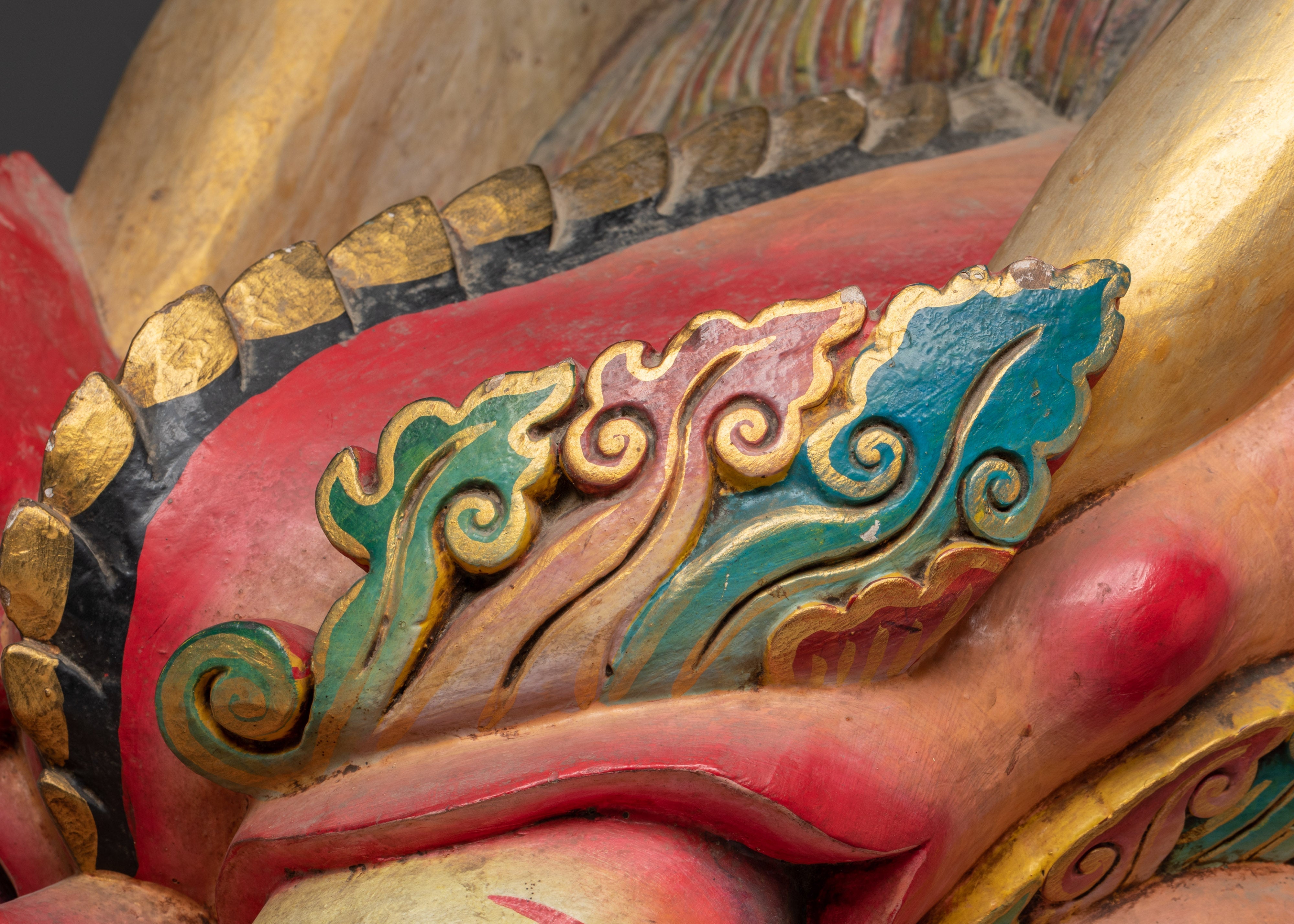 Wall Decor With Horns And Teeth | Handcrafted Art