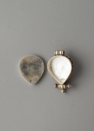 Ghau Box Mantra Locket | Sacred Symbol of Longevity and Protection