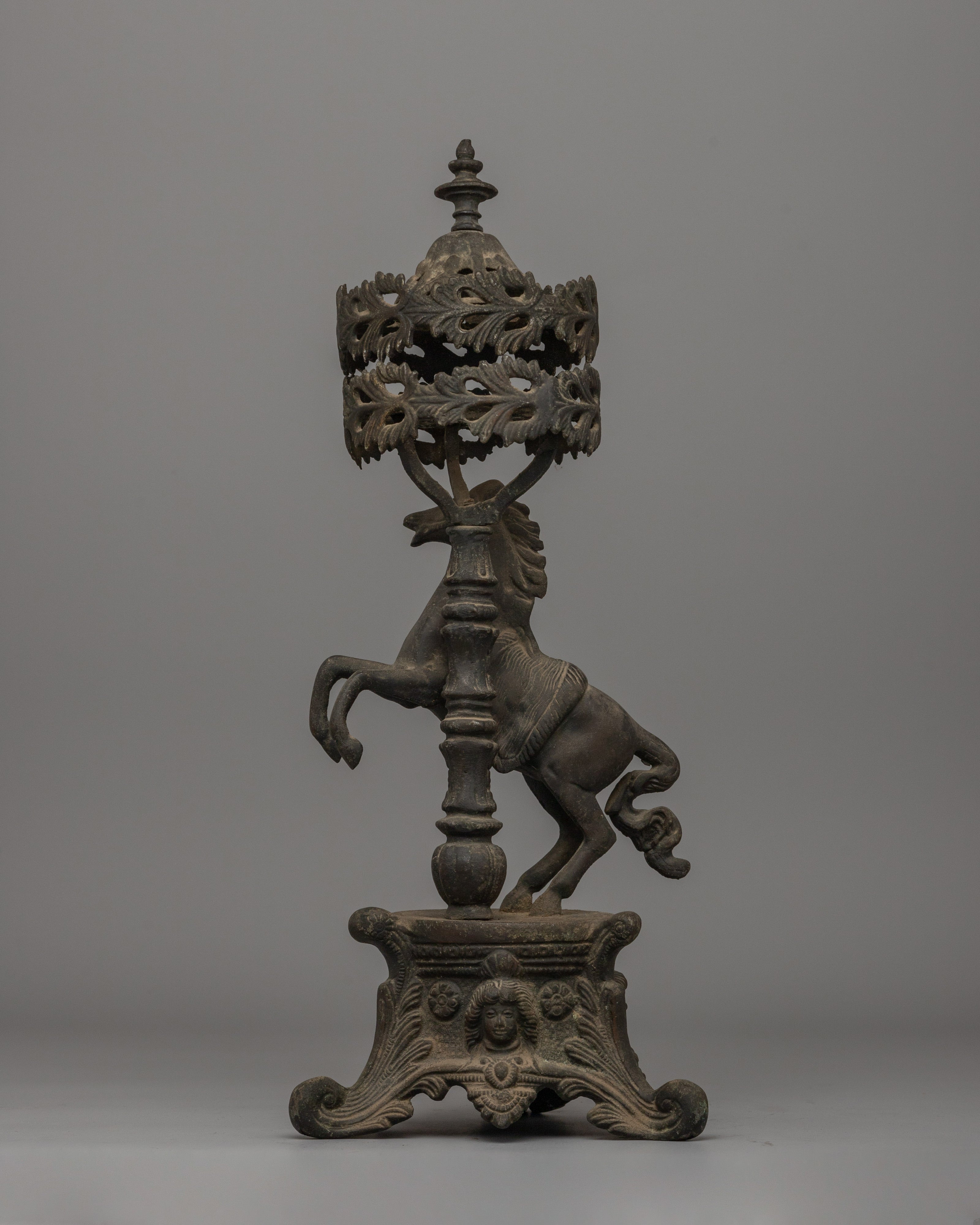 British Lamp Decor | Timeless Elegance for Your Home