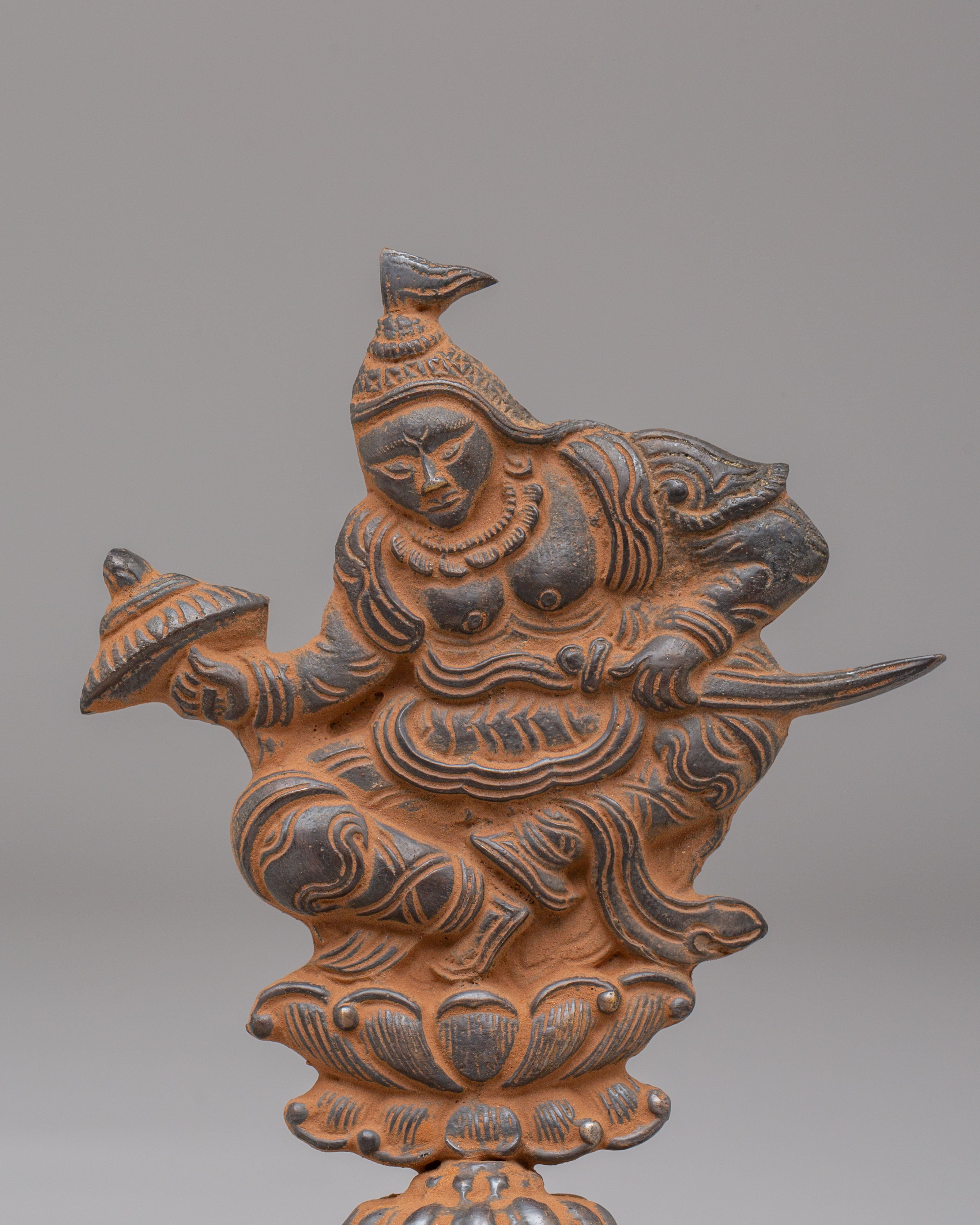 Buddhist Chakravartin Possession Offering | Statue for Ritual and Meditation