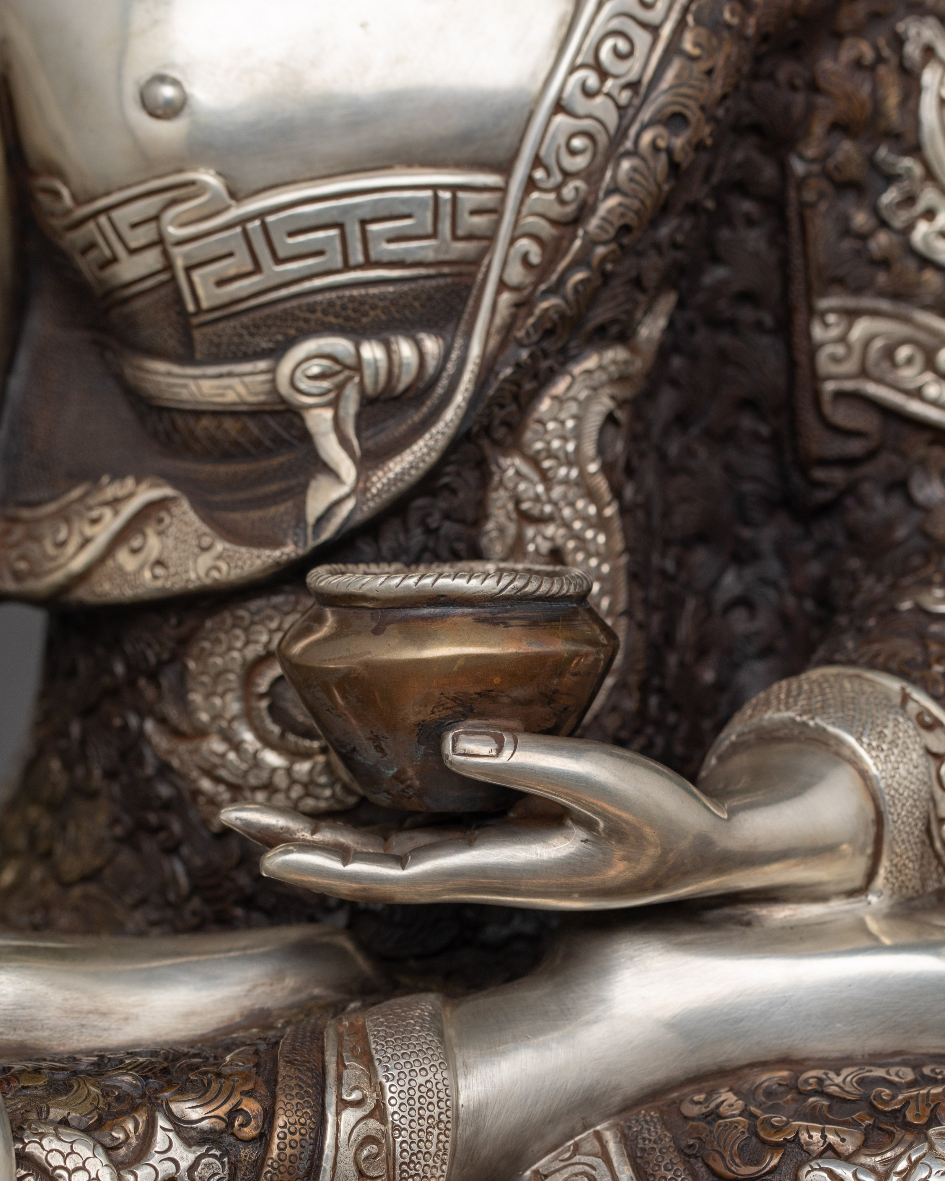 Enlightened Dharma Teacher Shakyamuni Buddha Statue | Symbol of Inner Harmony