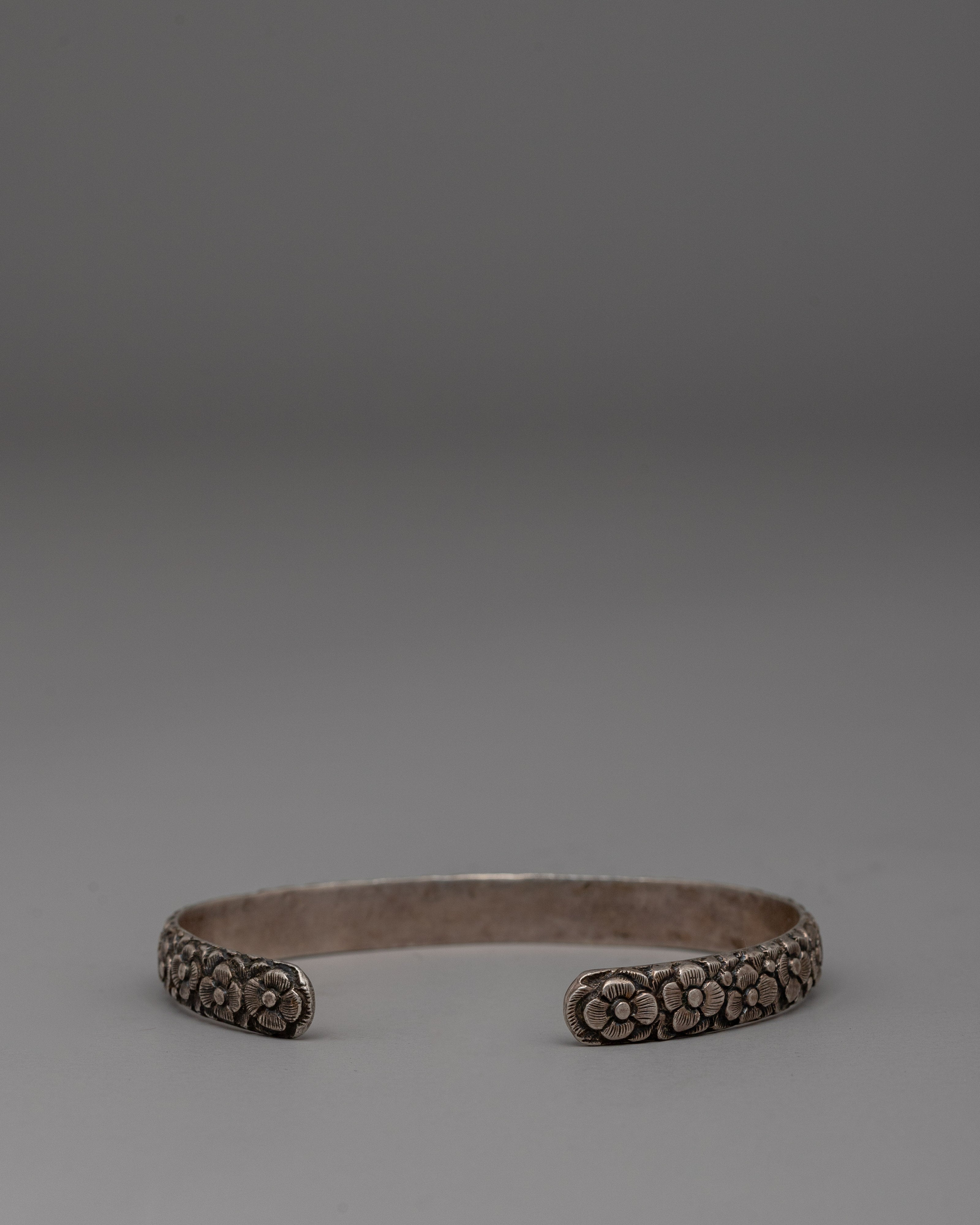 Silver Flower Décor Bracelet | Handcrafted Elegant Bangle and Lightweight Silver Jewelry