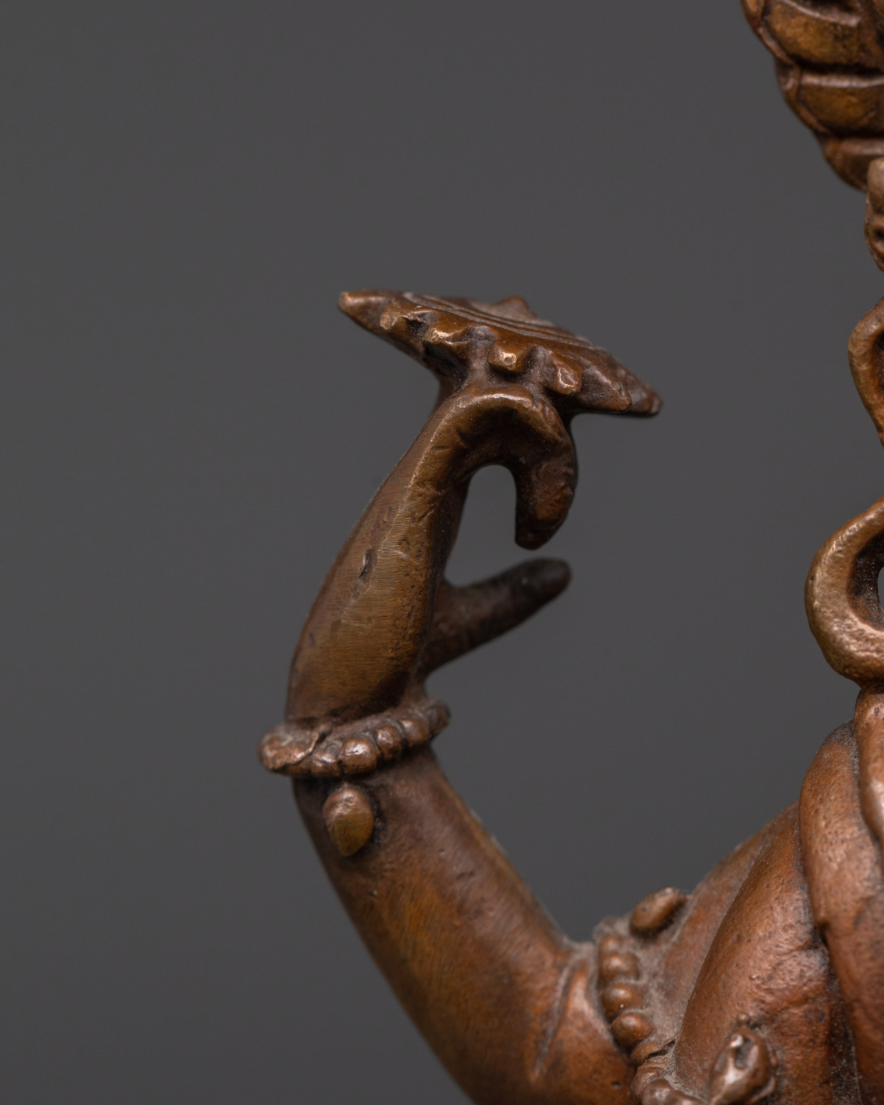 Vishnu and Laxmi Statue | Divine Deity of Harmony and Preservation