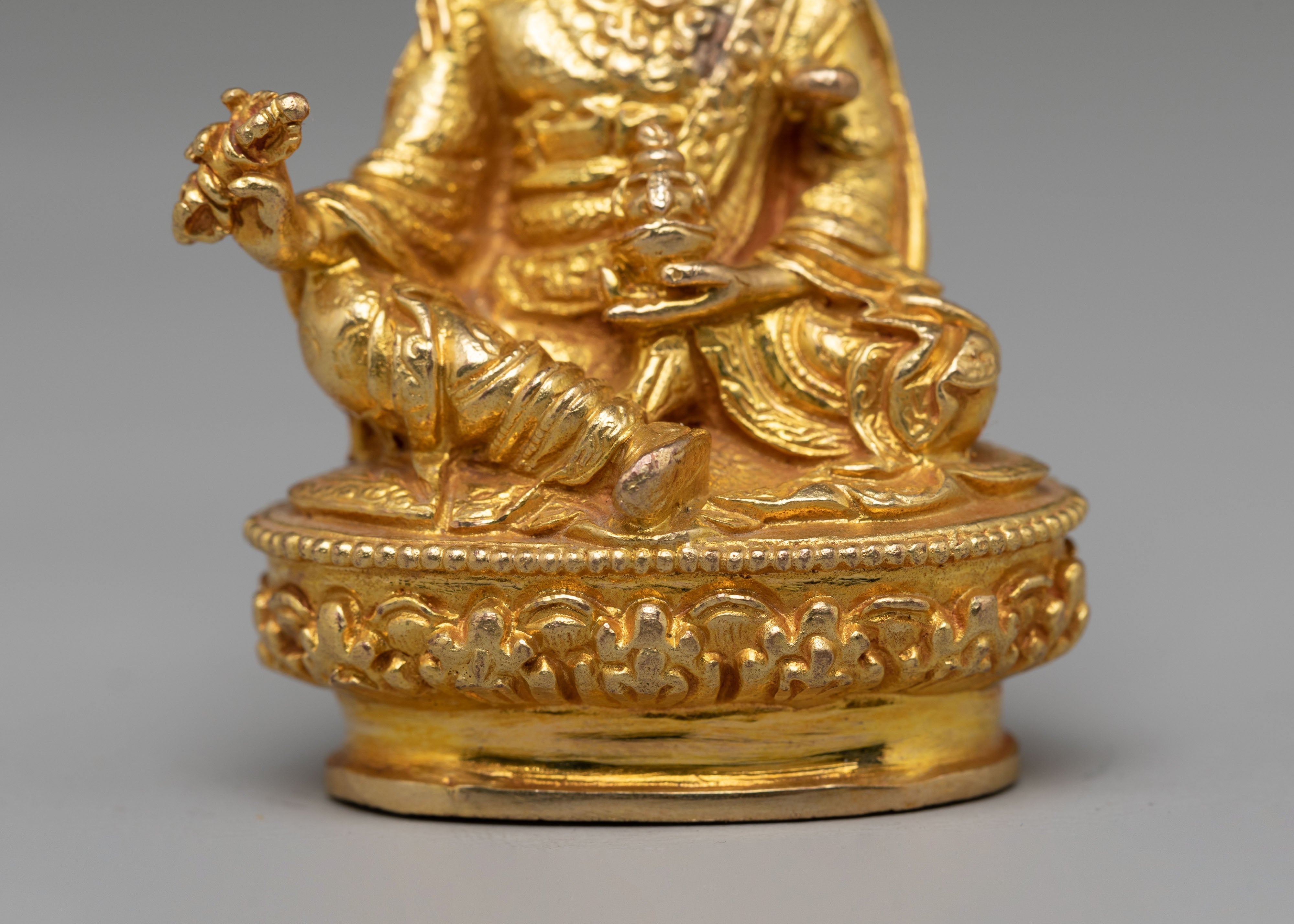 Tibetan Guru Rinpoche Spiritual Statue | Himalayan Artwork