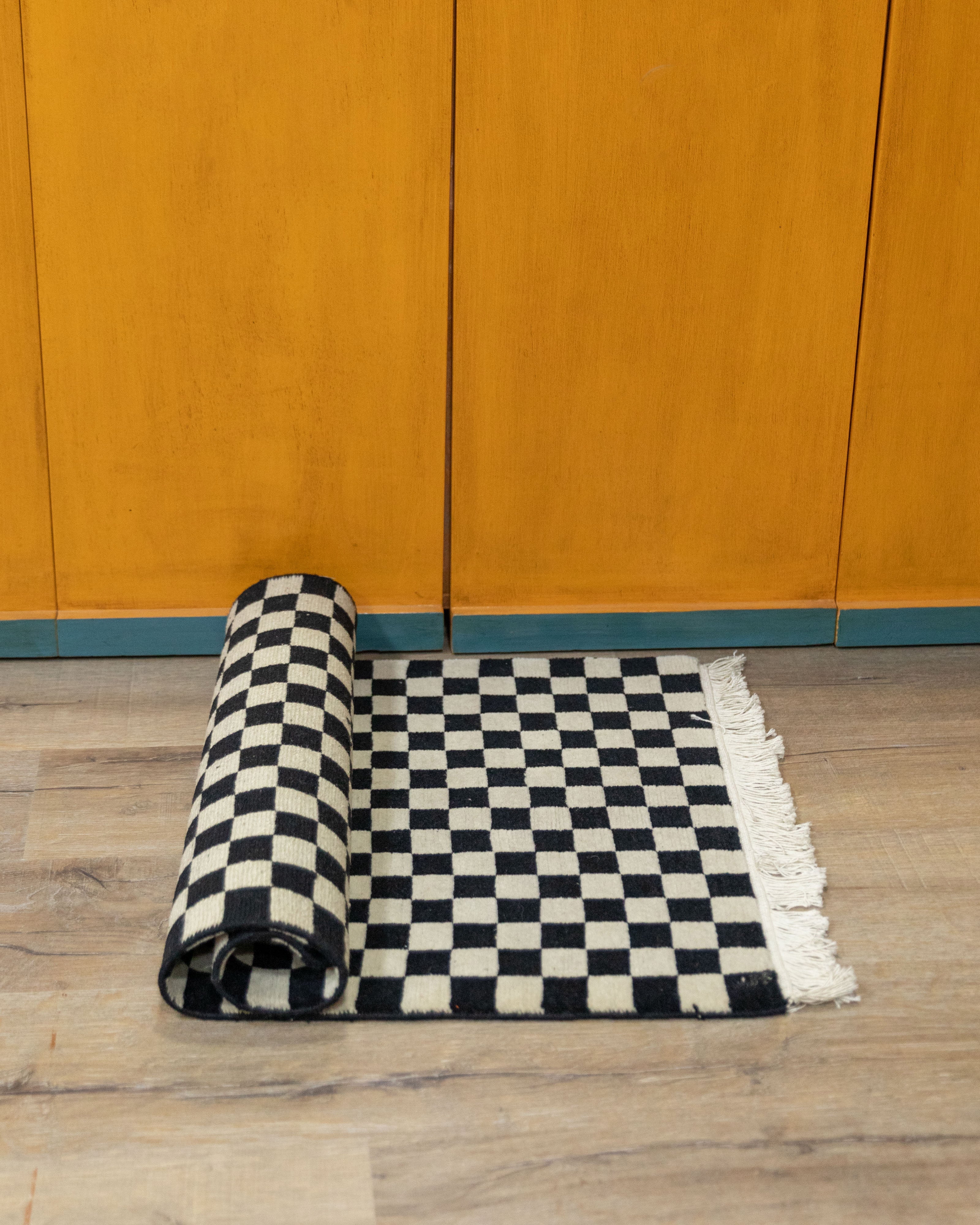 Traditional Himalayan Rug | Handwoven 100 Knot Wool Carpet