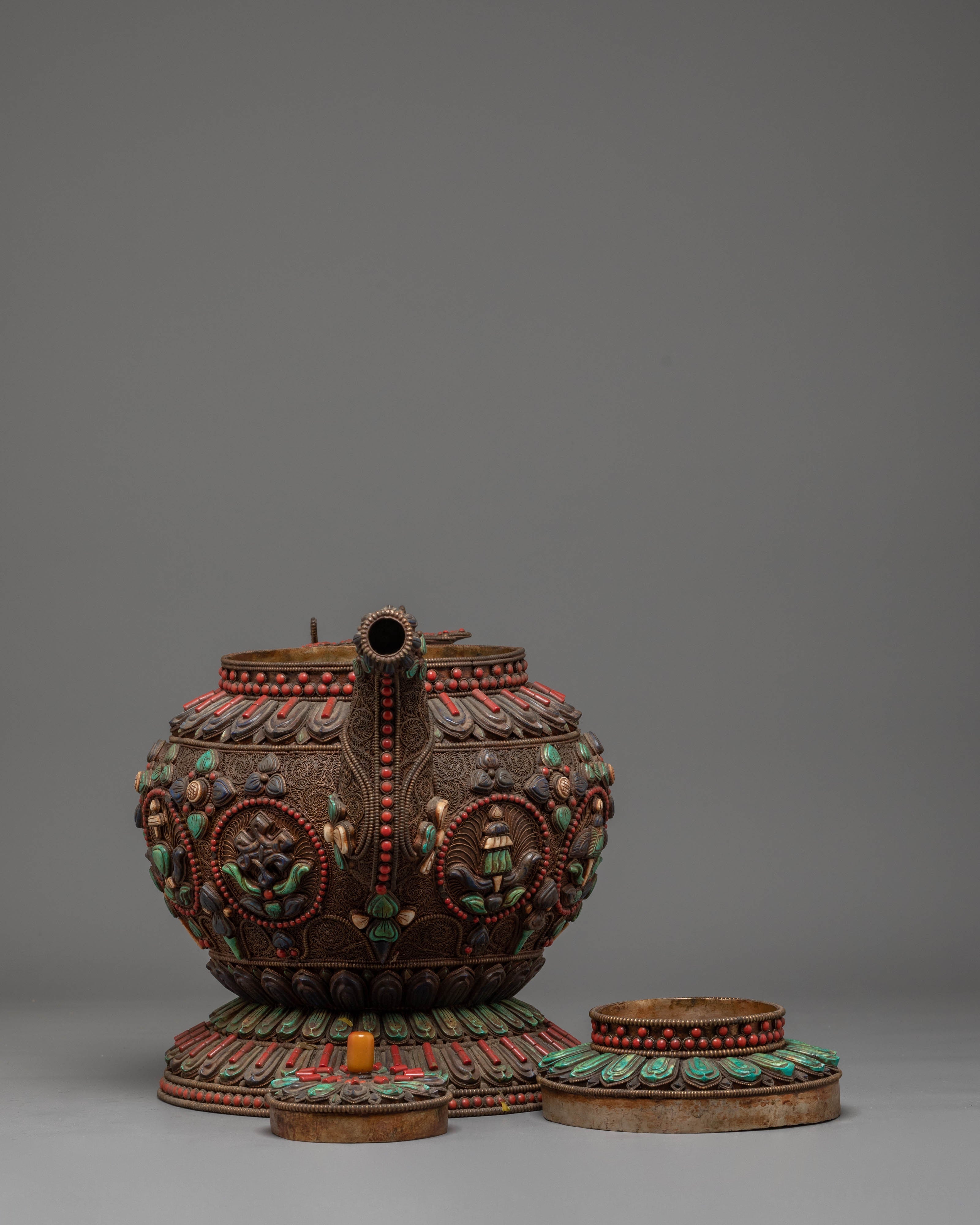 Dragon Motif Tea Pot | Decorative Dragon Tea Vessel