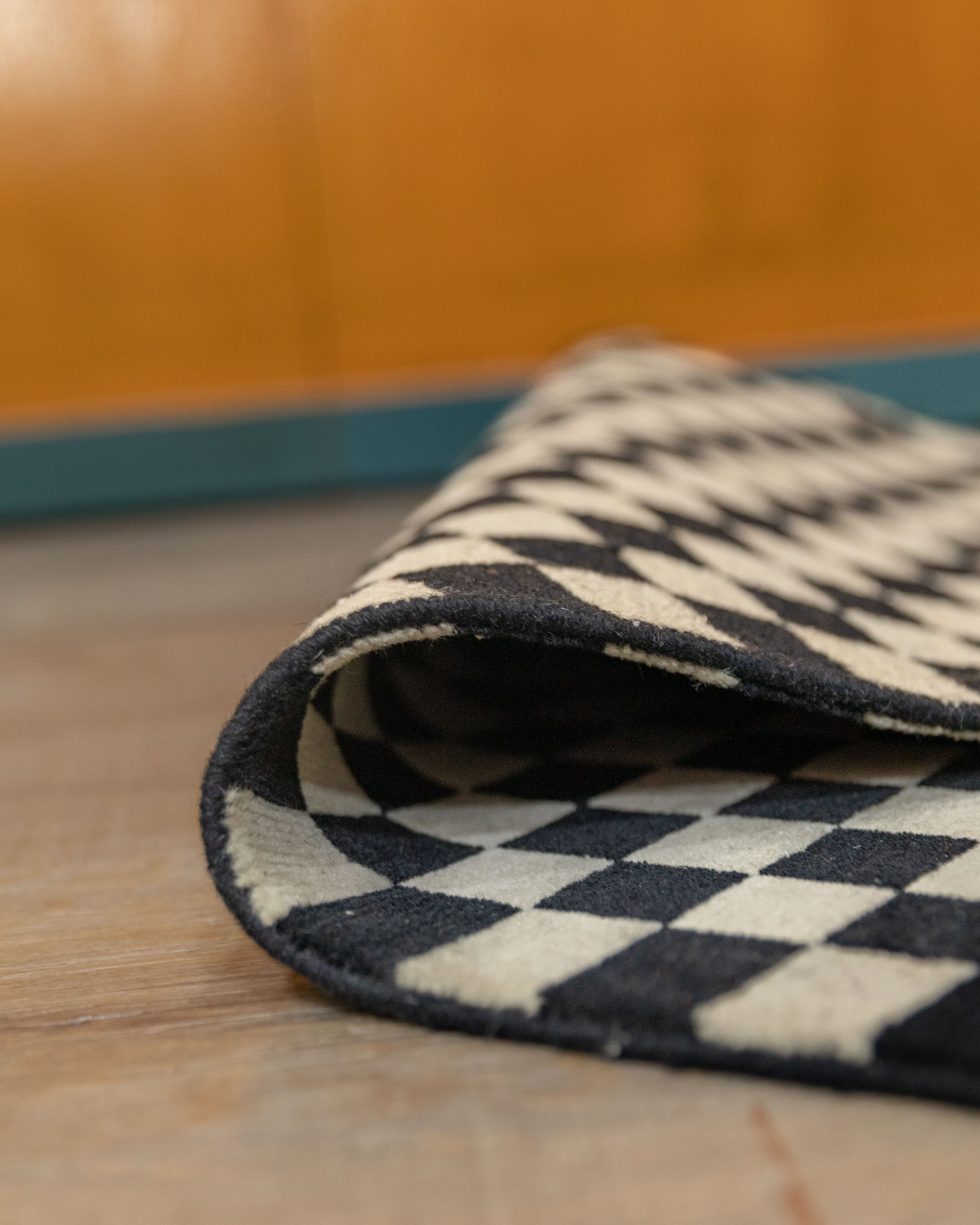 Traditional Himalayan Rug | Handwoven 100 Knot Wool Carpet