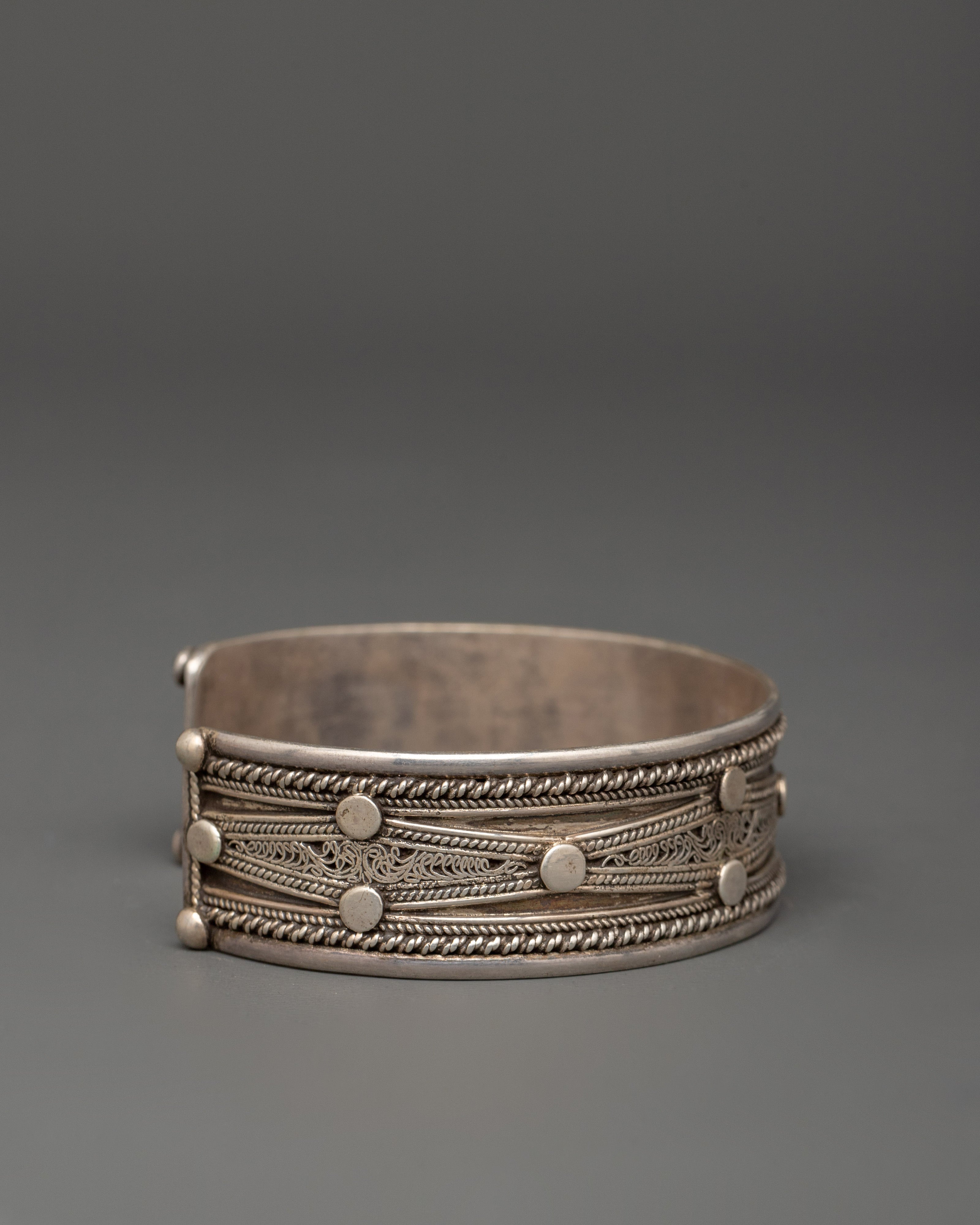 Silver Bracelet for Daily Wear | A Sleek and Comfortable Everyday Accessory