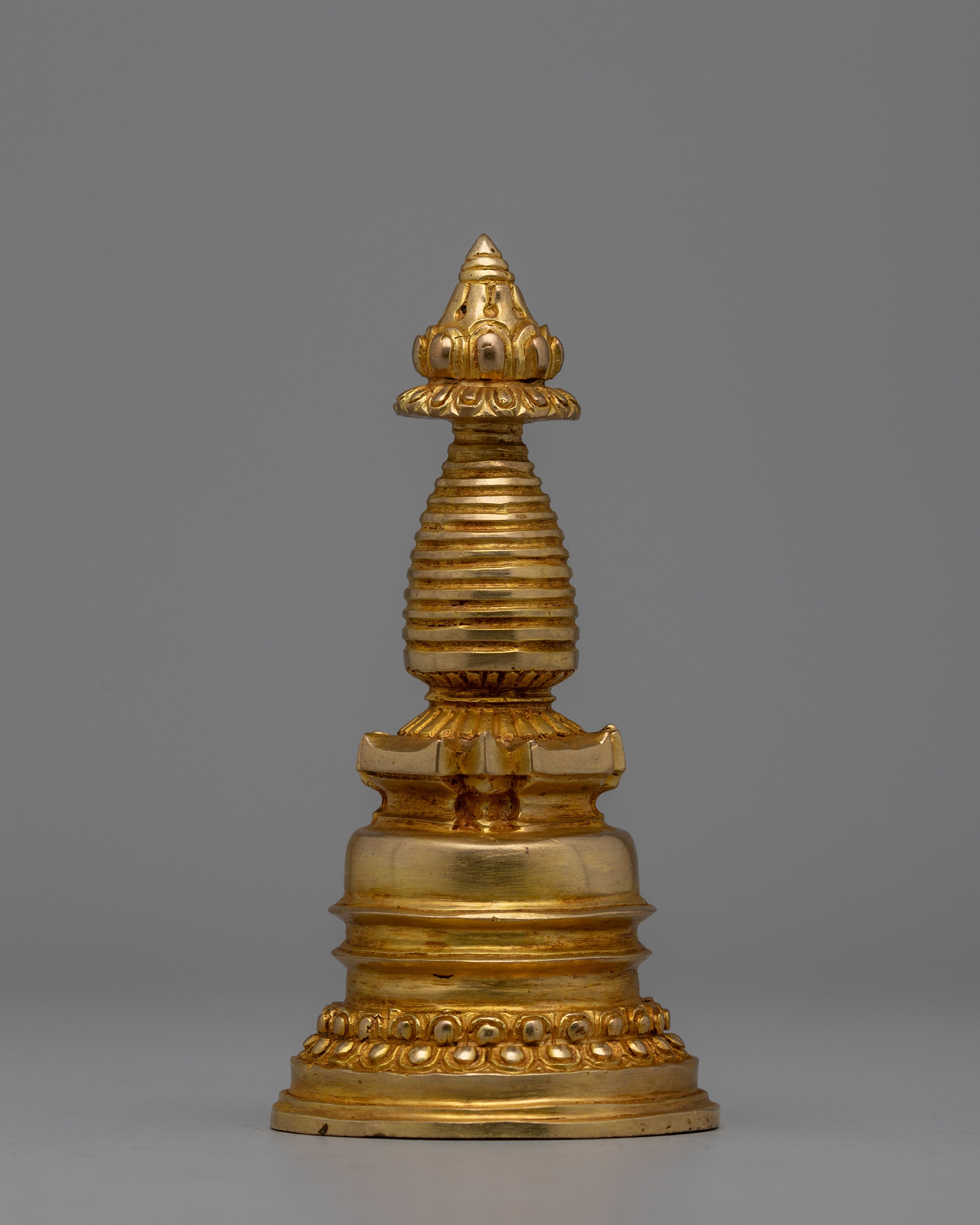 Gold-Plated Tibetan Buddhist Stupa | Enhancing Mindfulness and Spiritual Energy