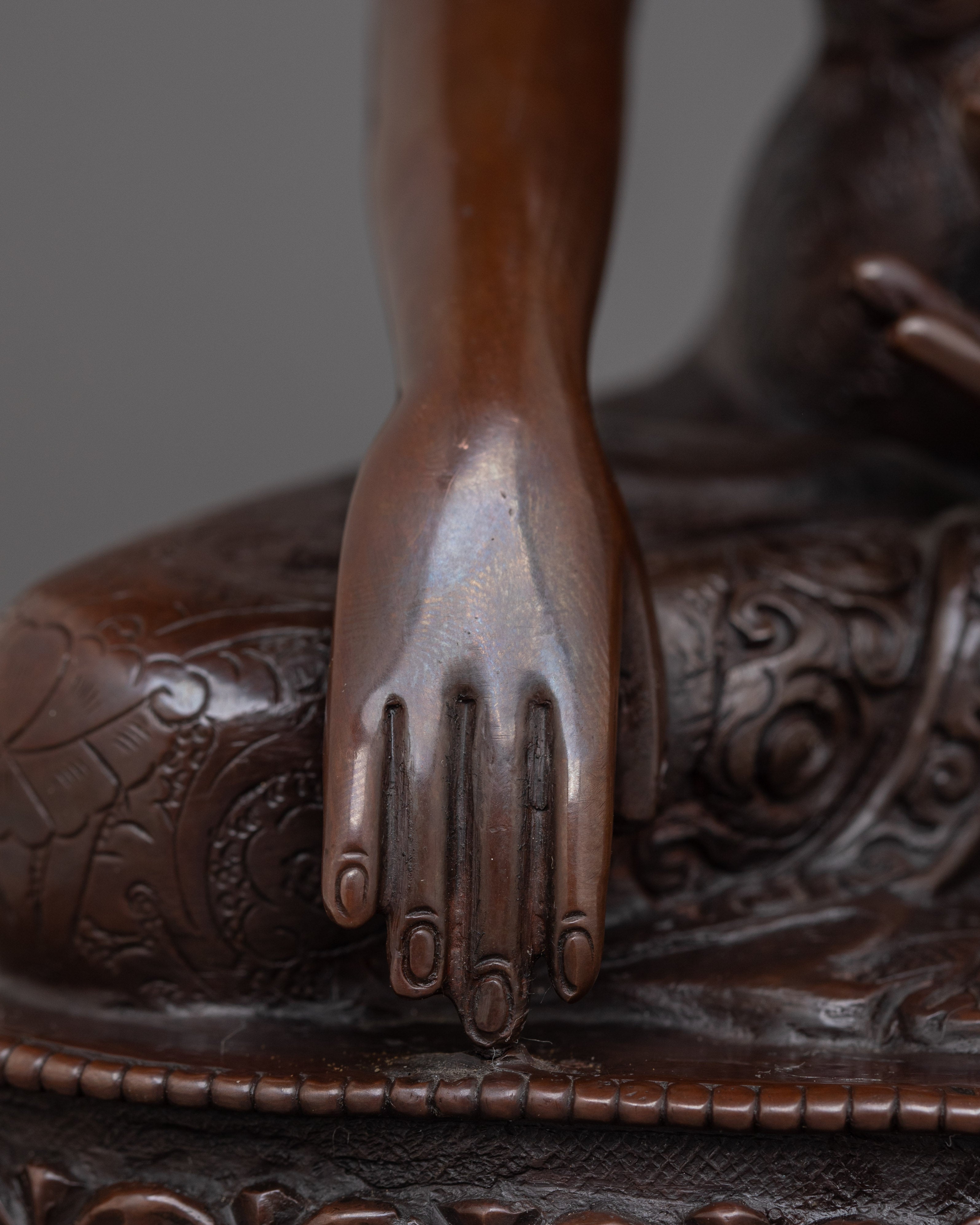 Enlightened Meditating Shakyamuni Buddha Sculpture | Hand-Crafted Buddhist Figurine