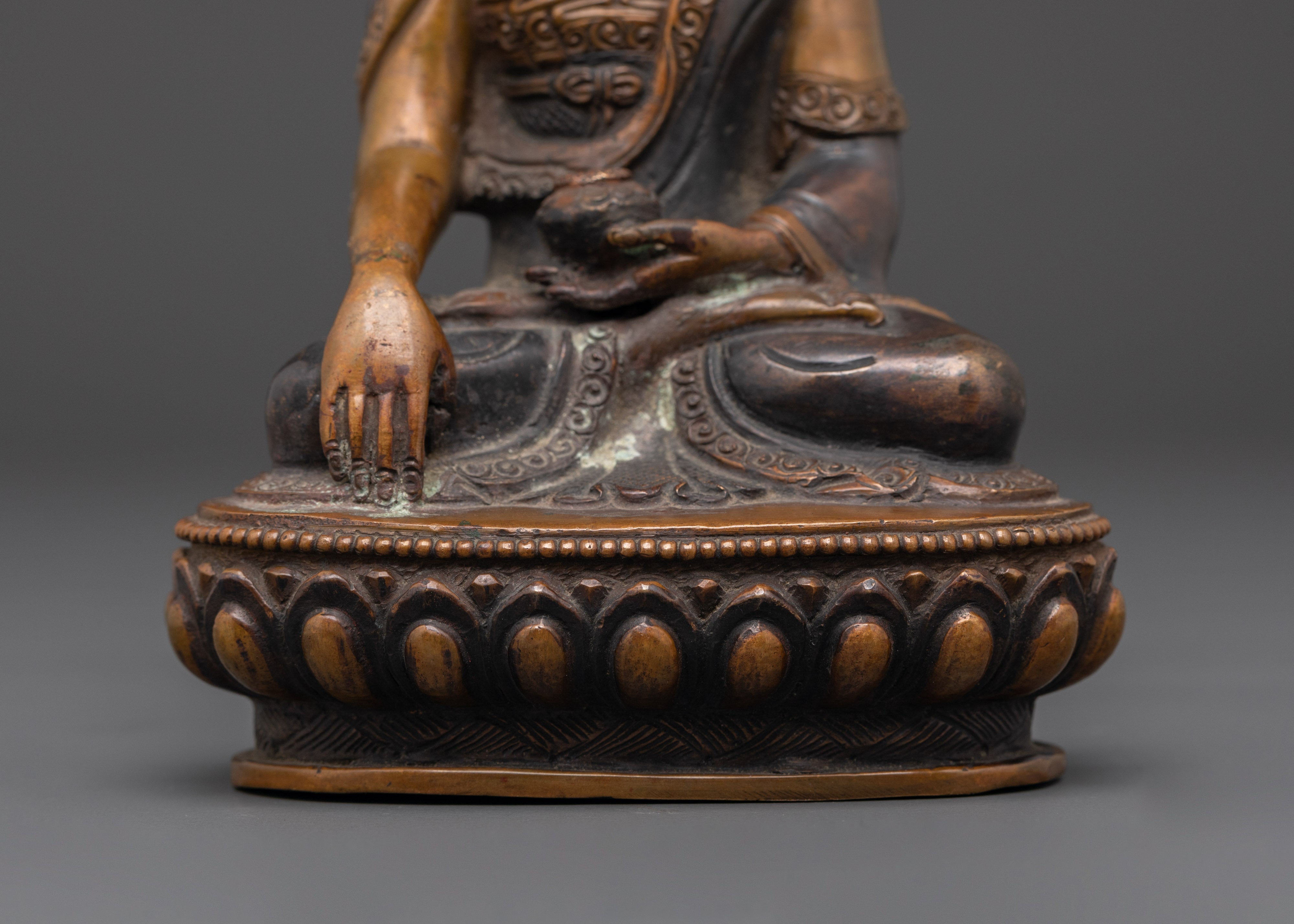 Buddhist Teacher Shakyamuni Buddha Statue | Symbol of Enlightenment and Wisdom