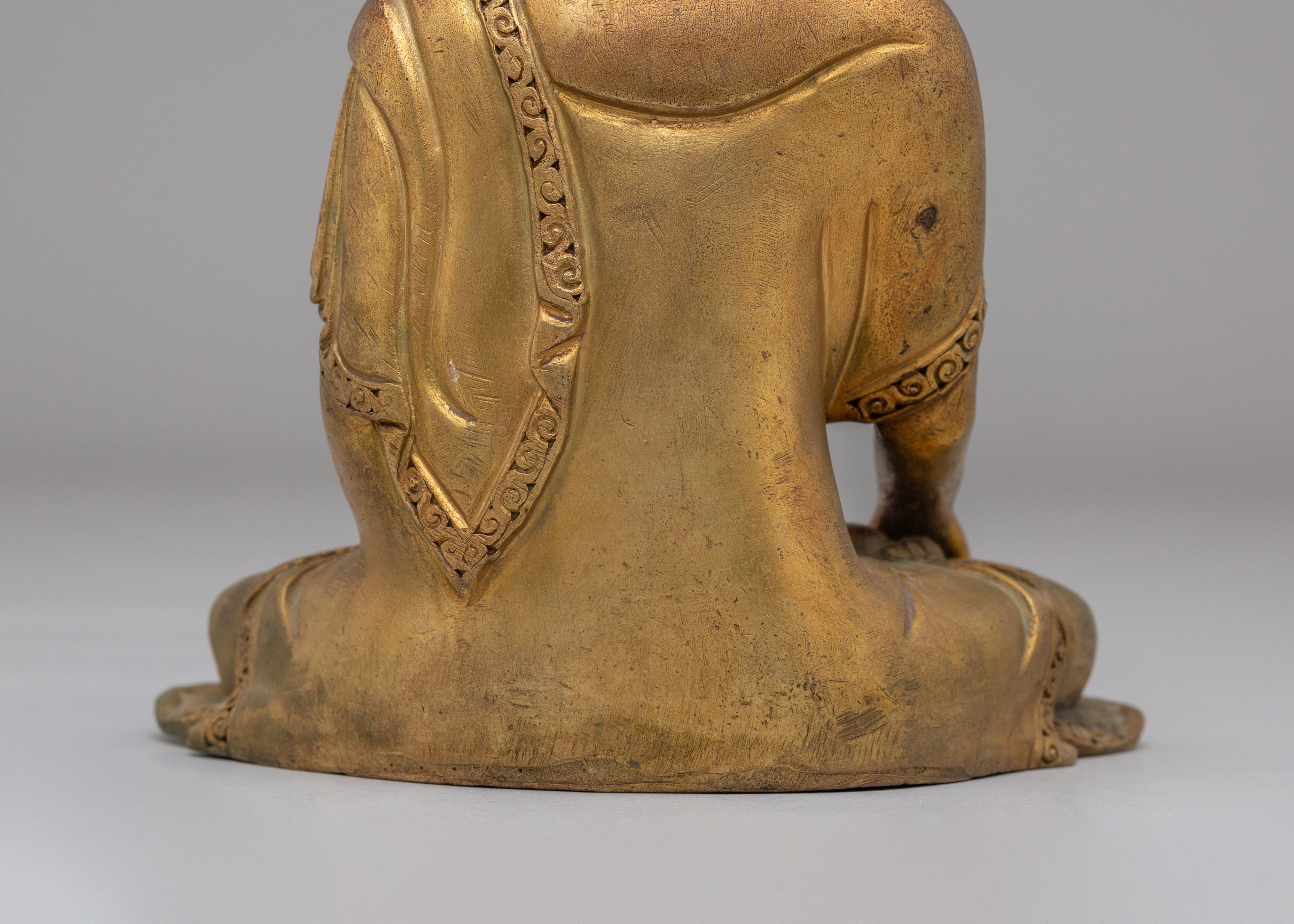 Historic Sage Shakyamuni Buddha Statue | Symbol of Enlightenment and Wisdom