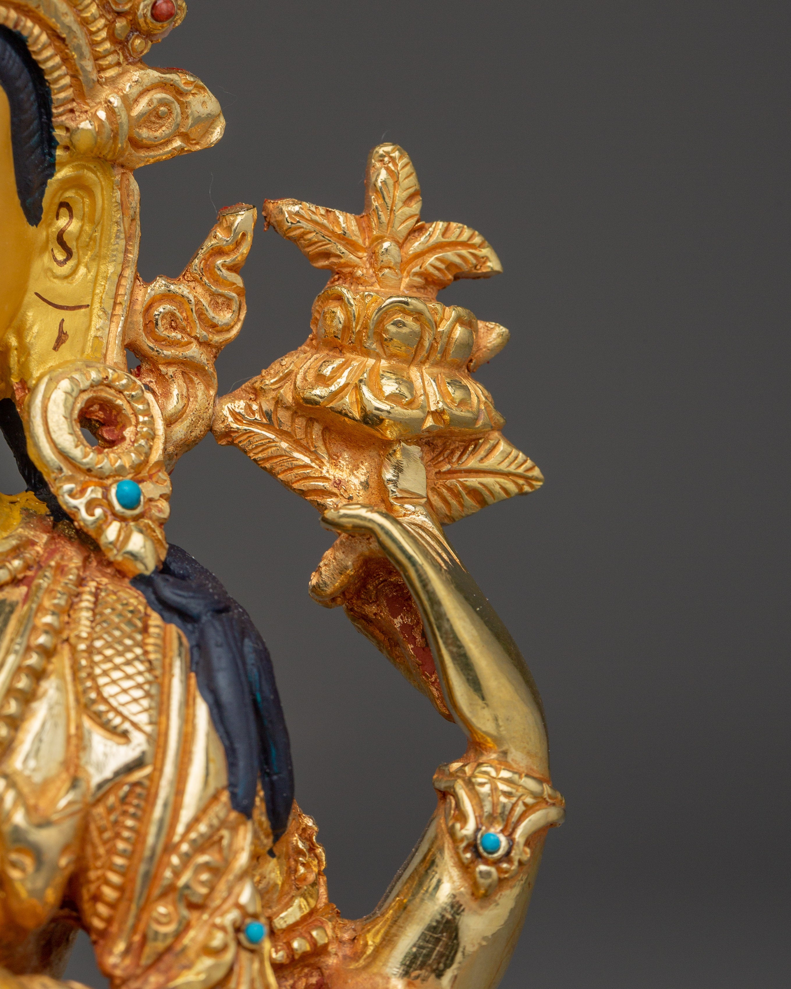 Golden Statue of Chenrezig | Bodhisattva of Supreme Wisdom