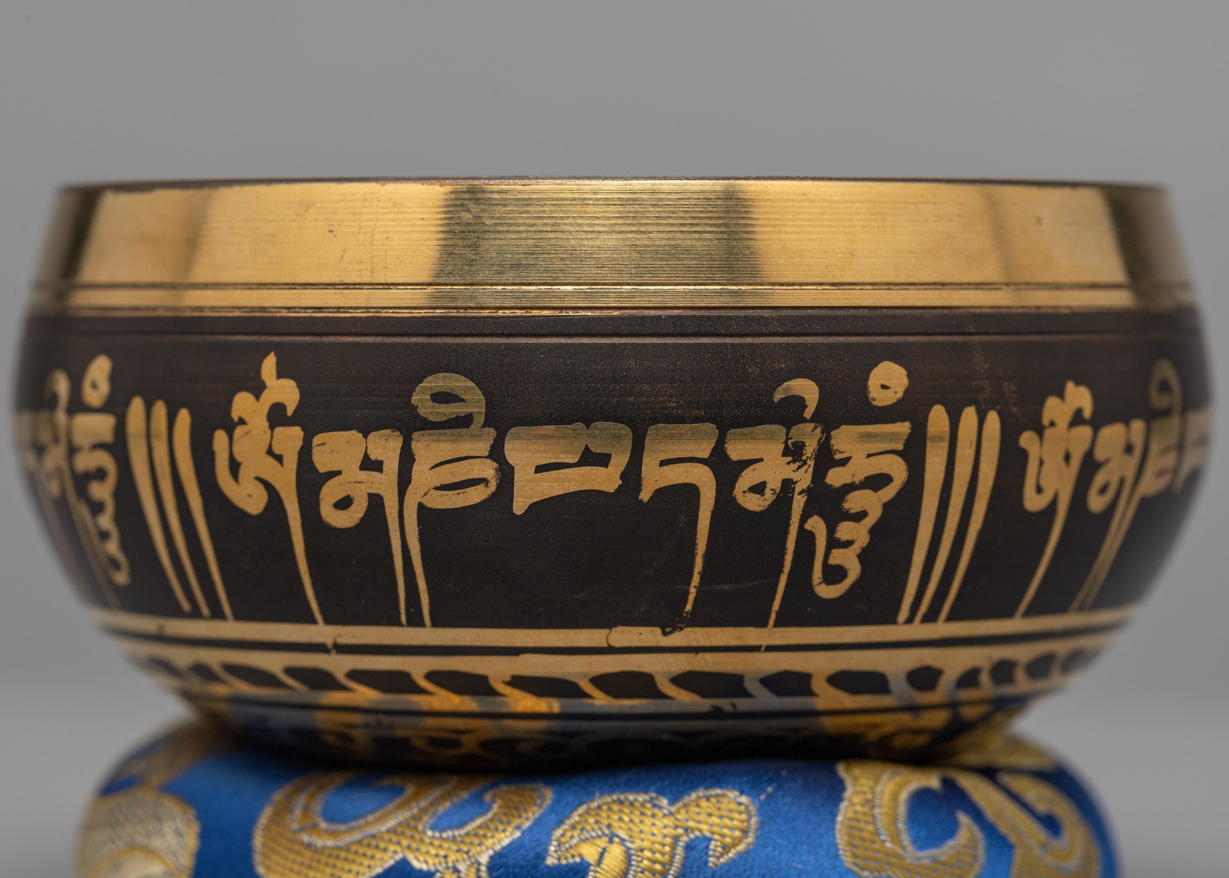 Black Singing Bowl | Eyes OF Swayambhu Crafted