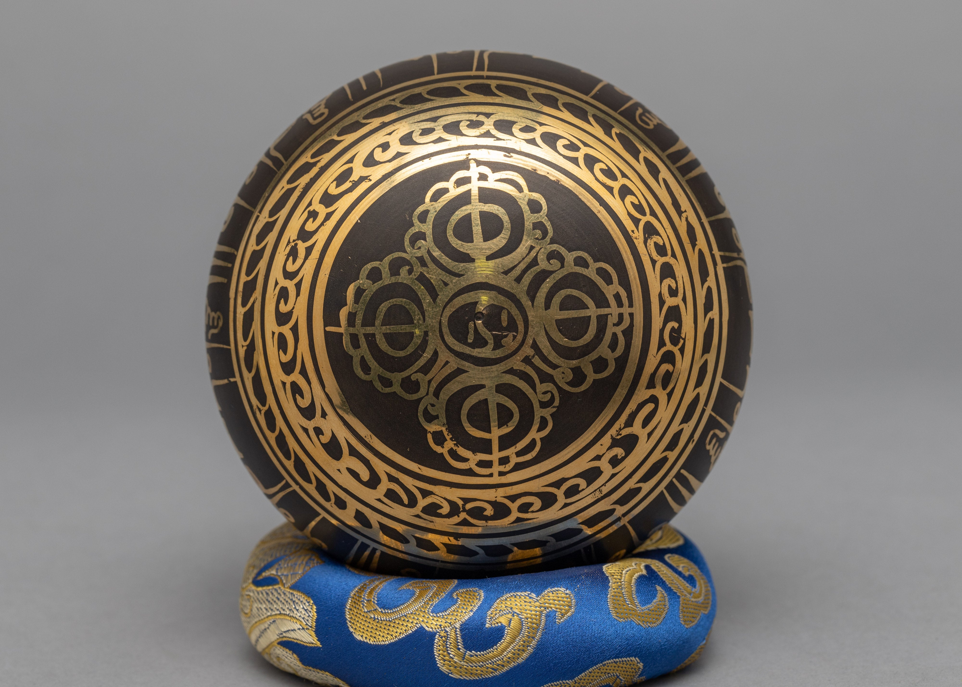 Black Singing Bowl | Eyes OF Swayambhu Crafted