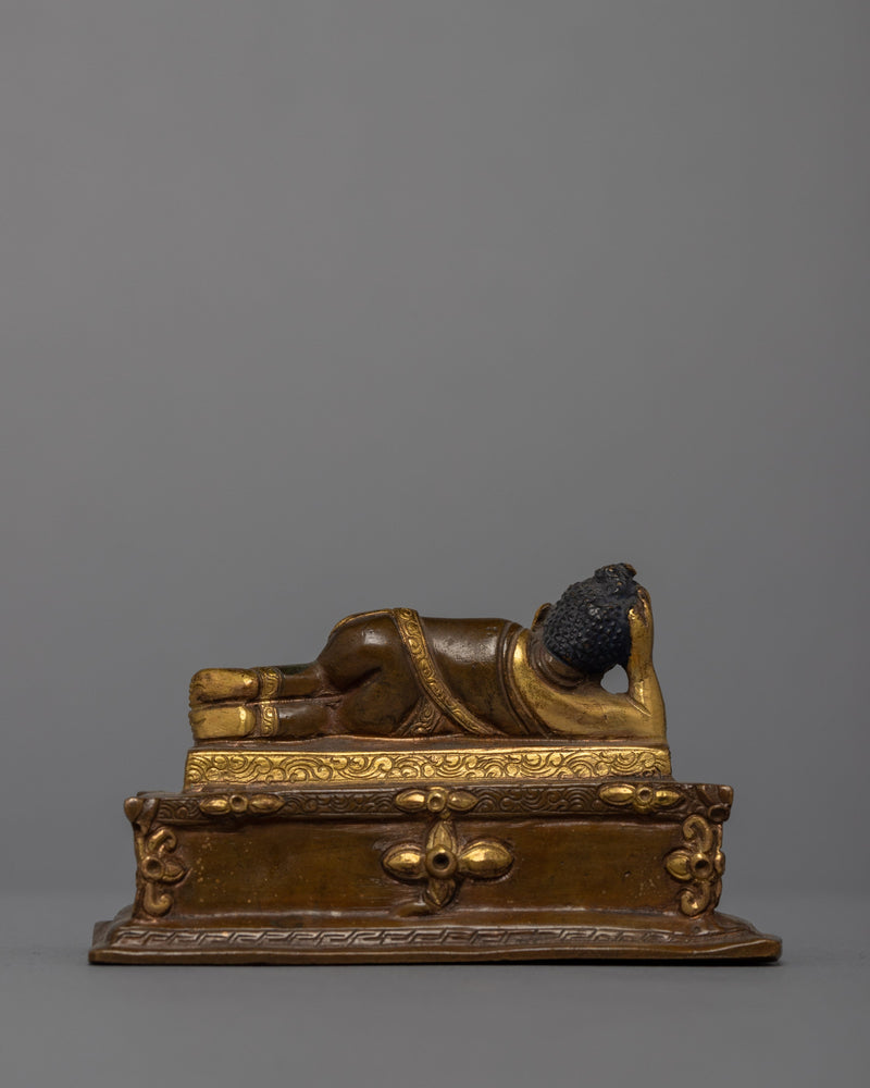 Sleeping Buddha Statue | Serenity and Contentment in Meditation