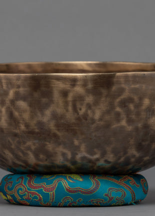 Hand Hammered Singing Bowl | Singing bowl for Meditaion