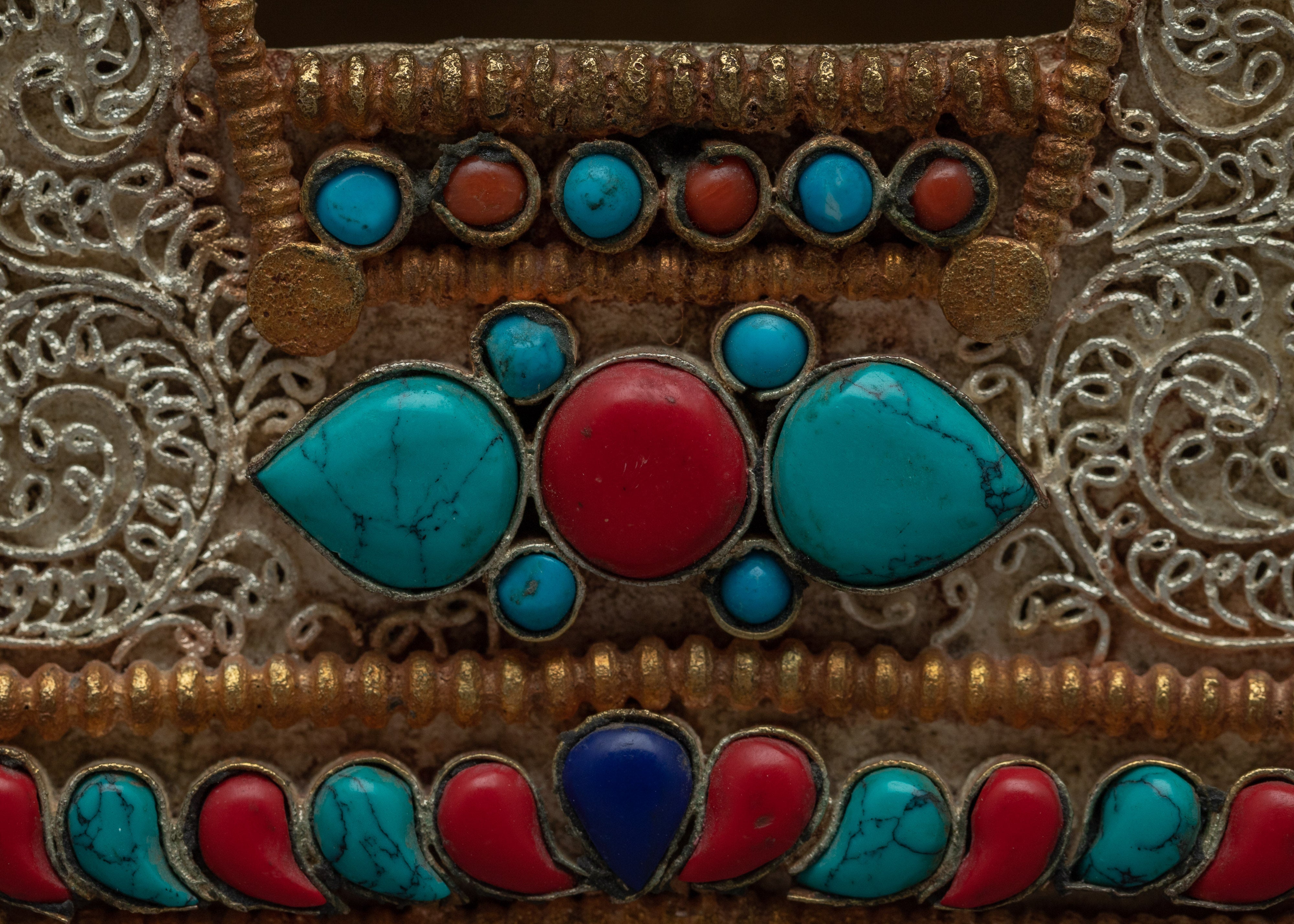 Treasure Chest Jewelry Box "Ghau" | 24k Gold Plated