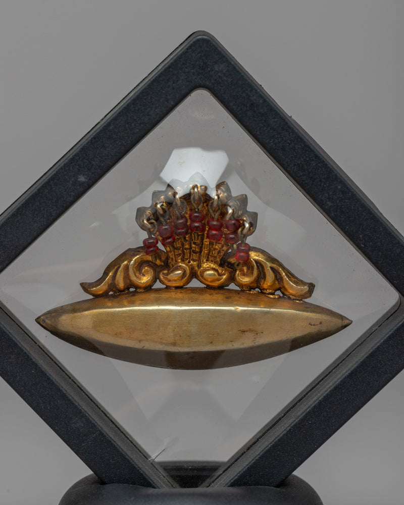 Newari Pendent "Tayo" | Exquisite Nepali Jewelry Inside the Floating case