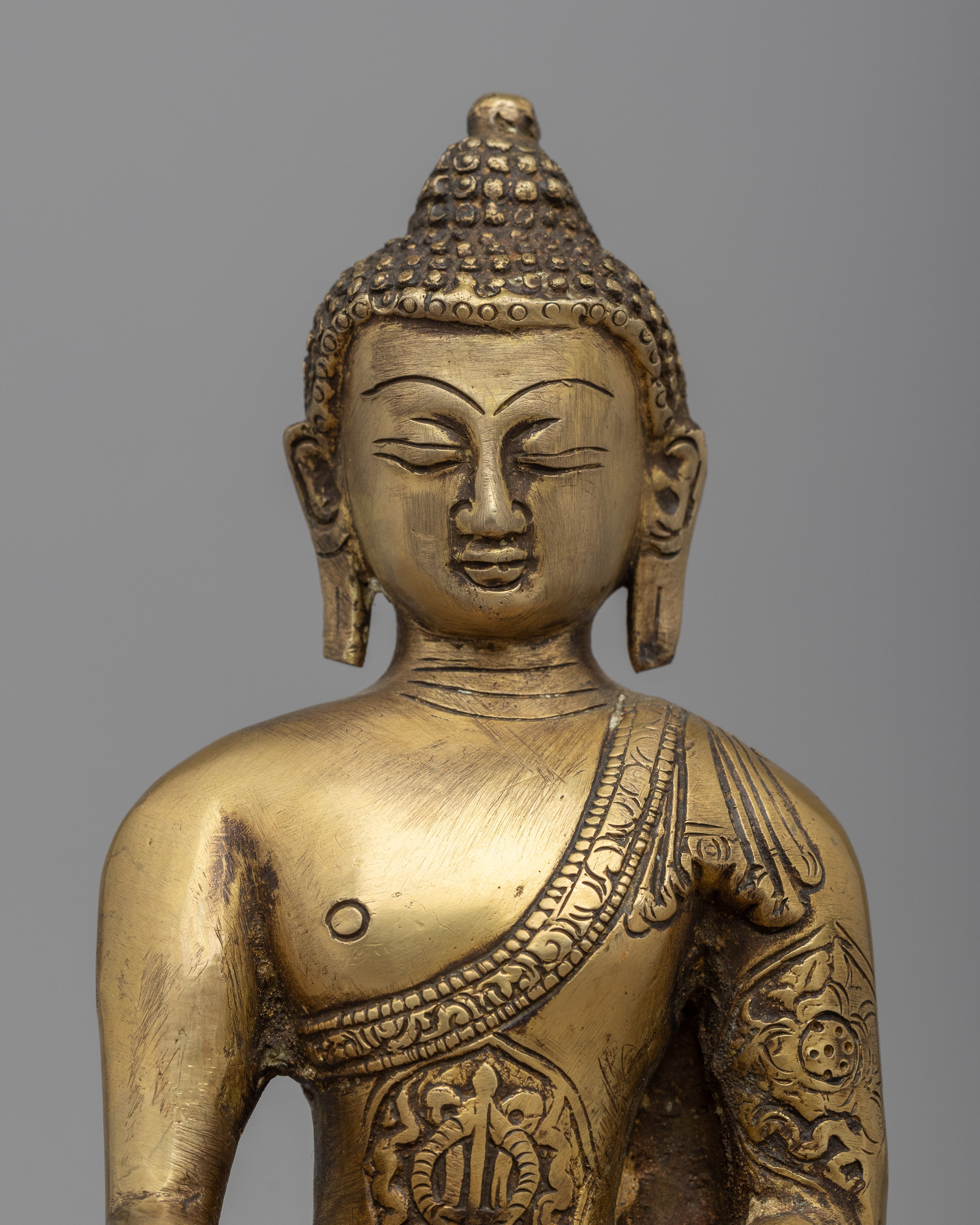 Shakyamuni Buddha Relics Statue | Embrace the Opulence of Brass Sculptures