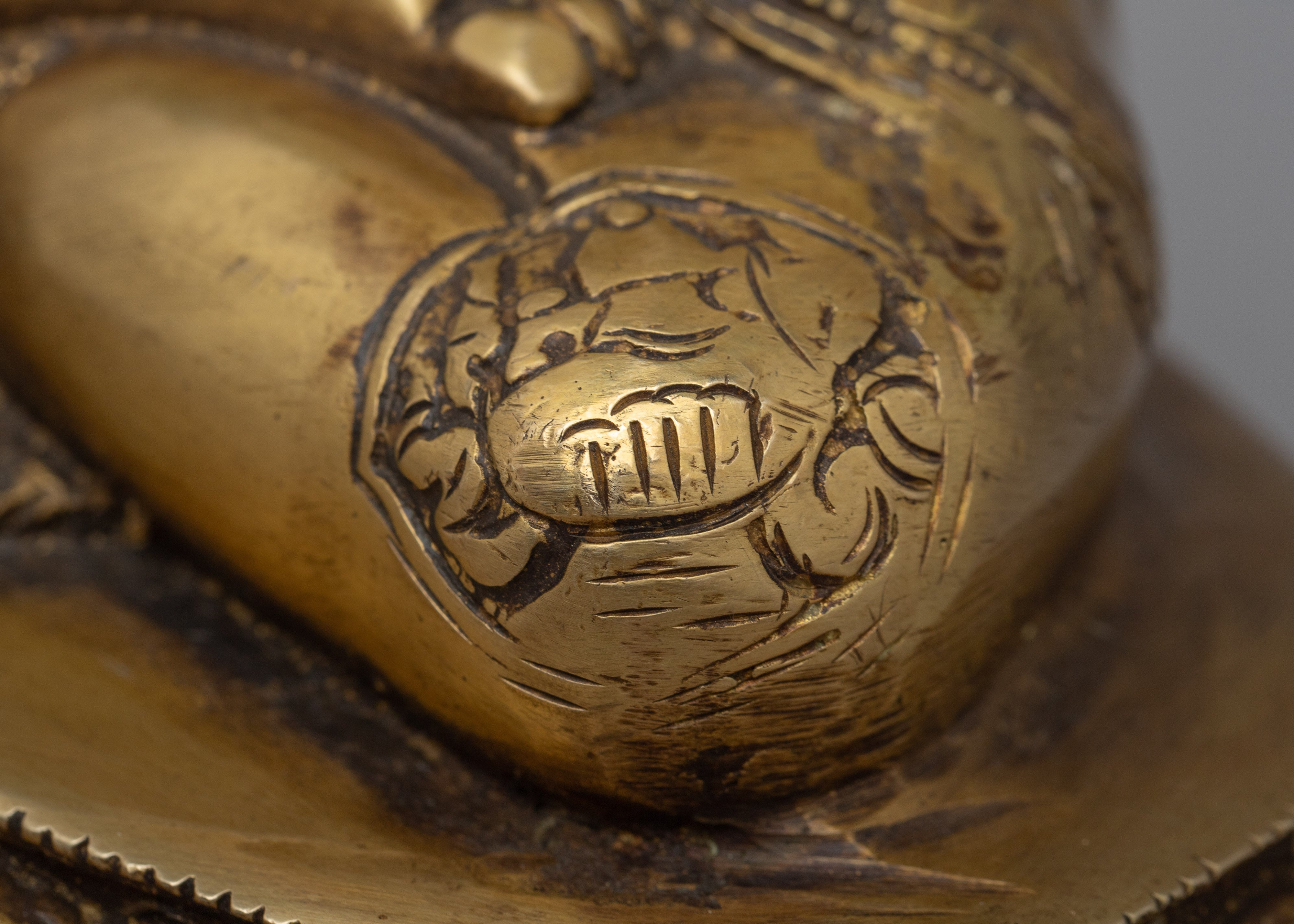 Shakyamuni Buddha Relics Statue | Embrace the Opulence of Brass Sculptures