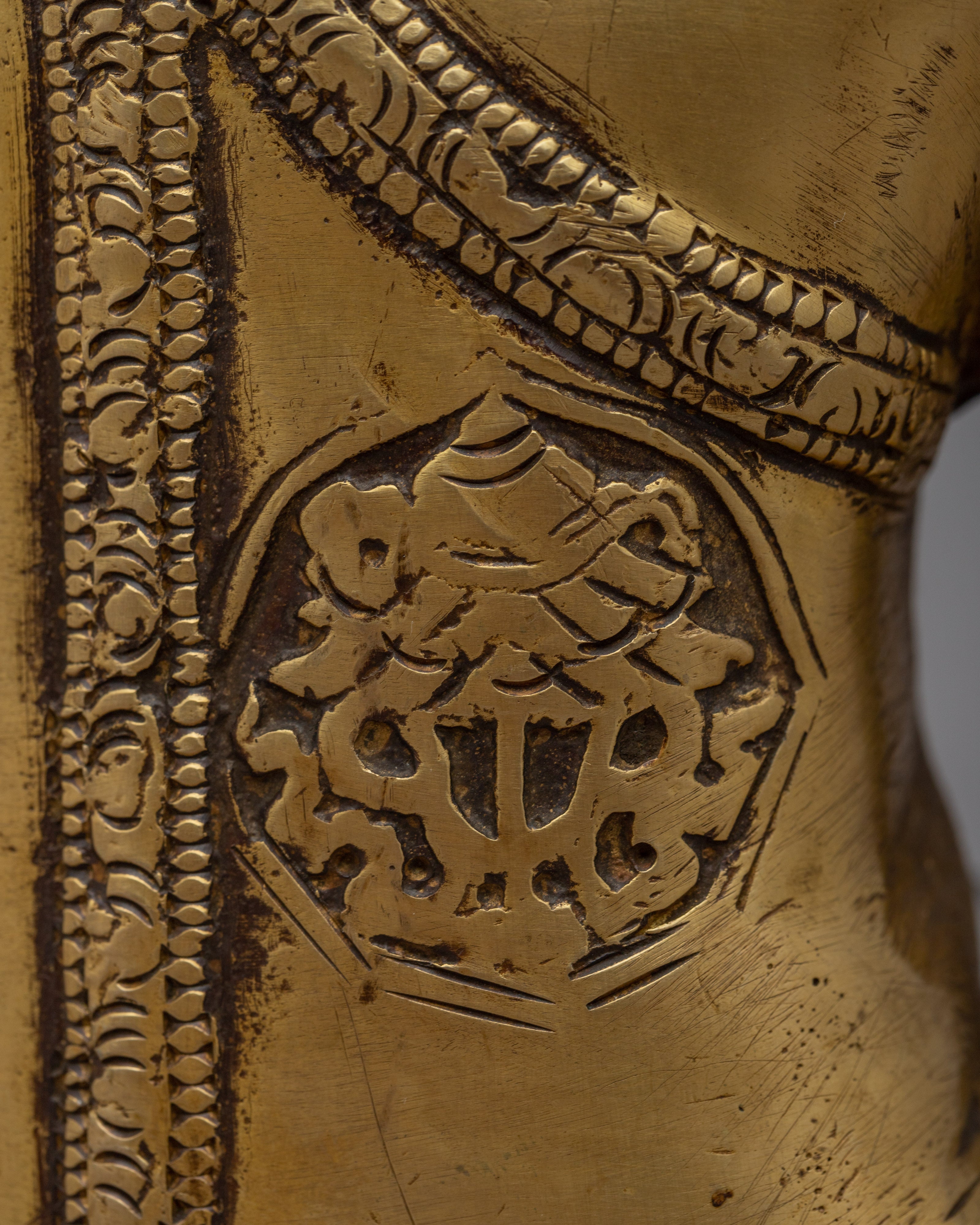 Shakyamuni Buddha Relics Statue | Embrace the Opulence of Brass Sculptures