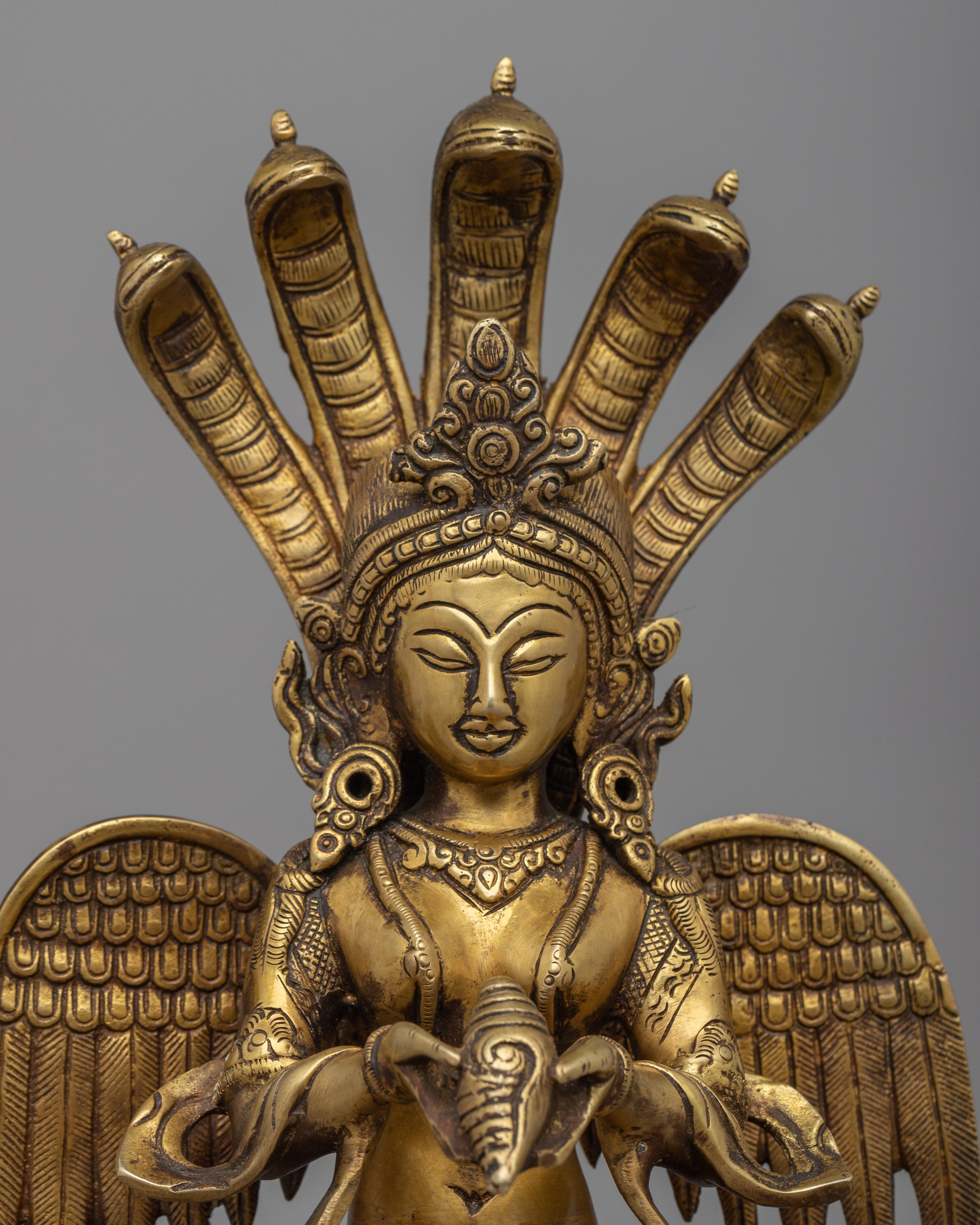 Queen Snake Statue | Captivating Sculptures that Transcend Boundaries