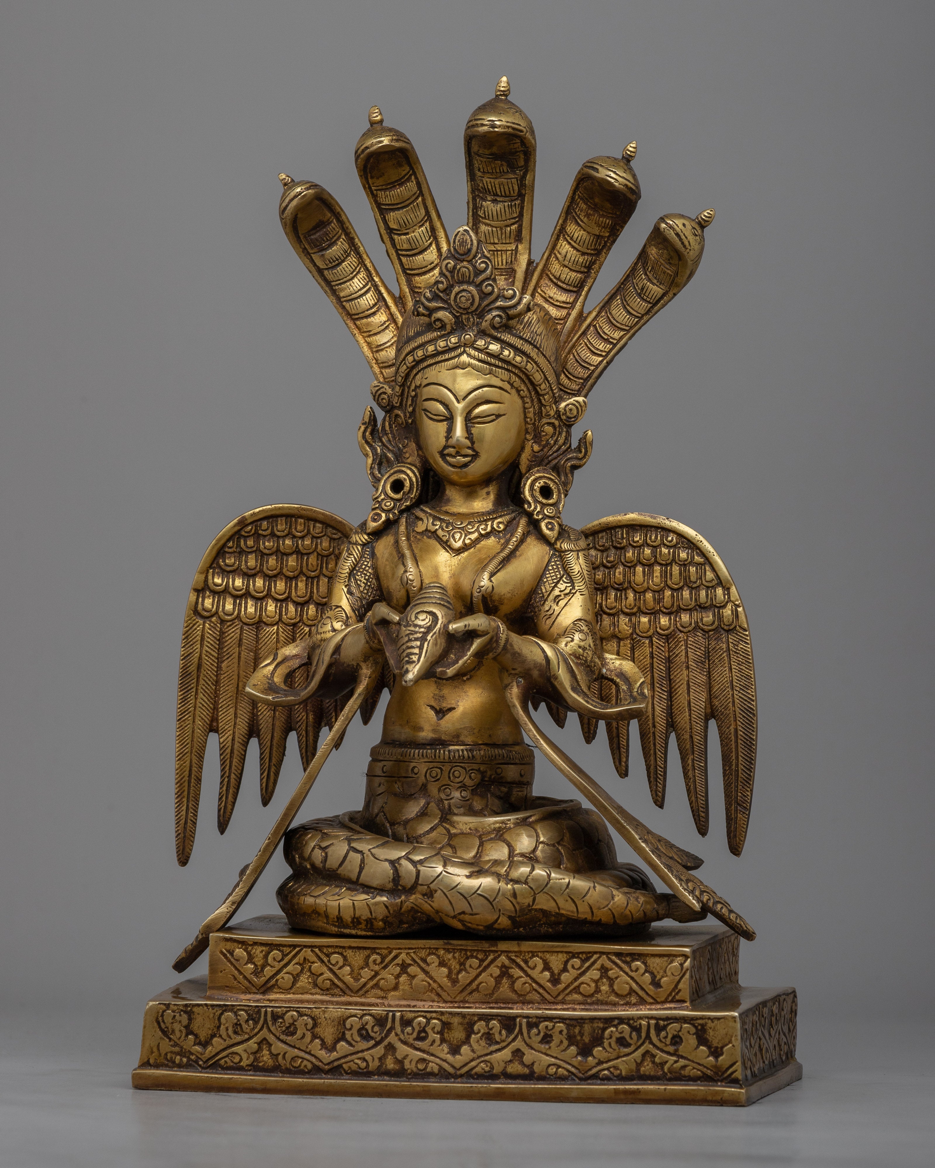 Queen Snake Statue | Captivating Sculptures that Transcend Boundaries