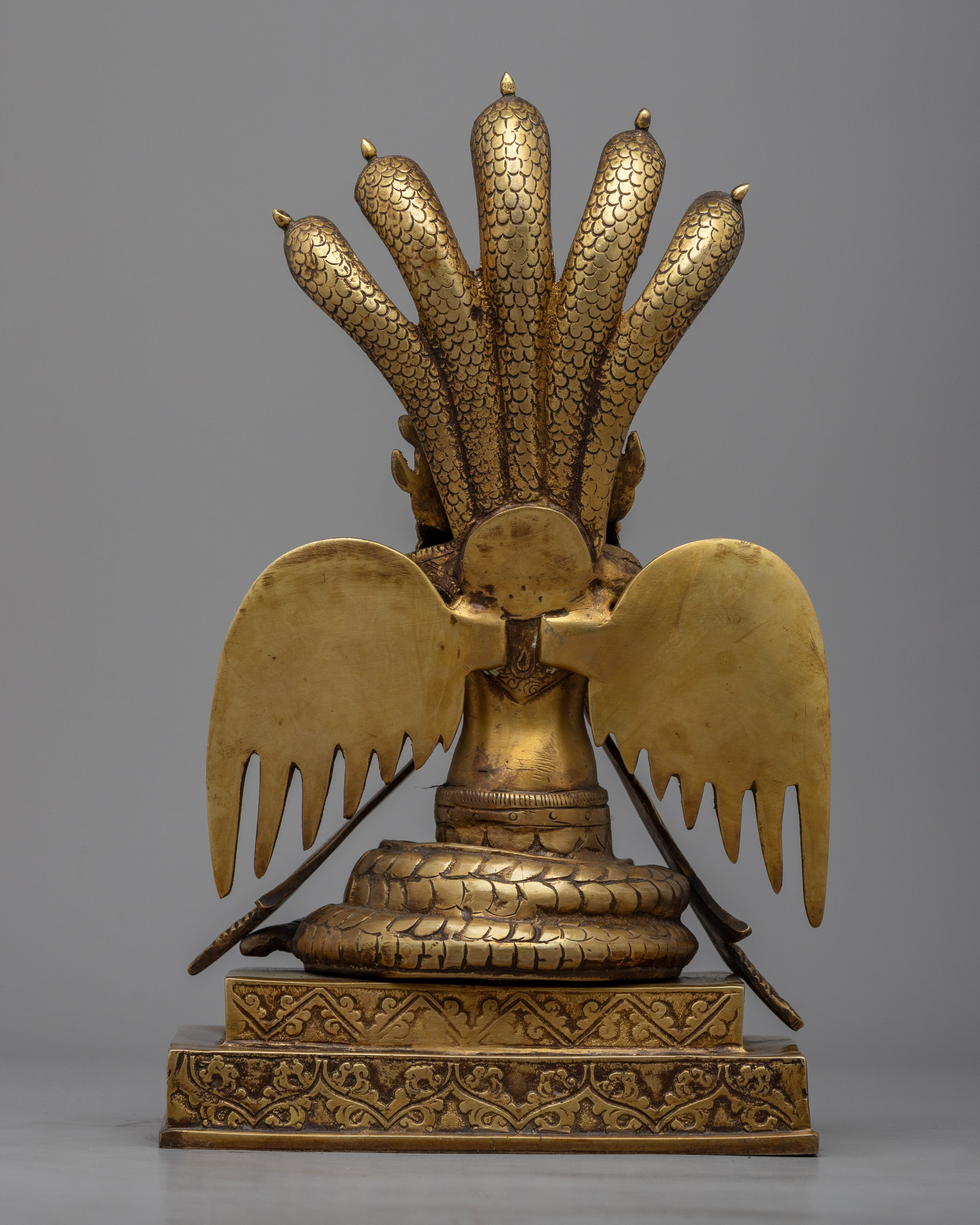 Queen Snake Statue | Captivating Sculptures that Transcend Boundaries