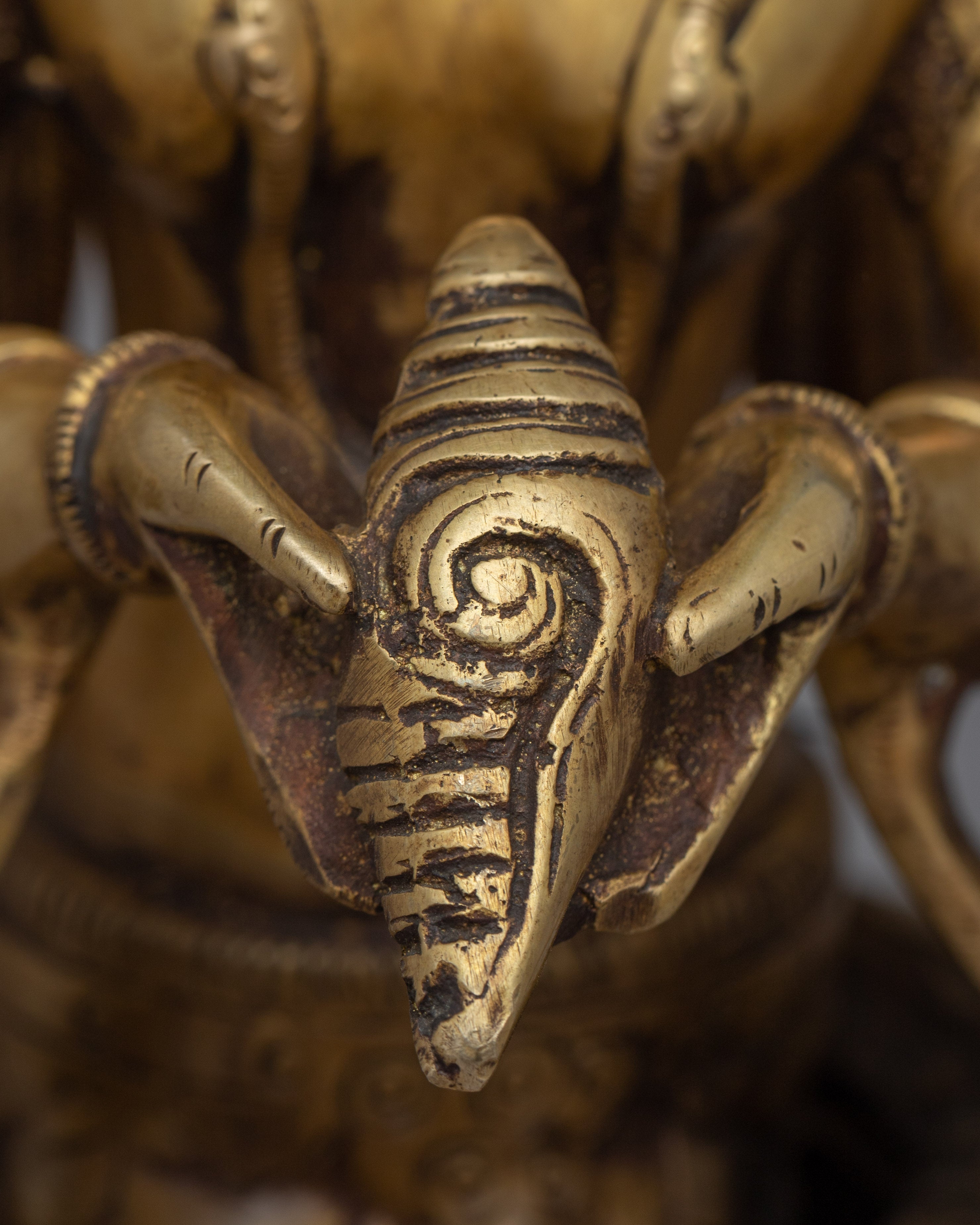 Queen Snake Statue | Captivating Sculptures that Transcend Boundaries