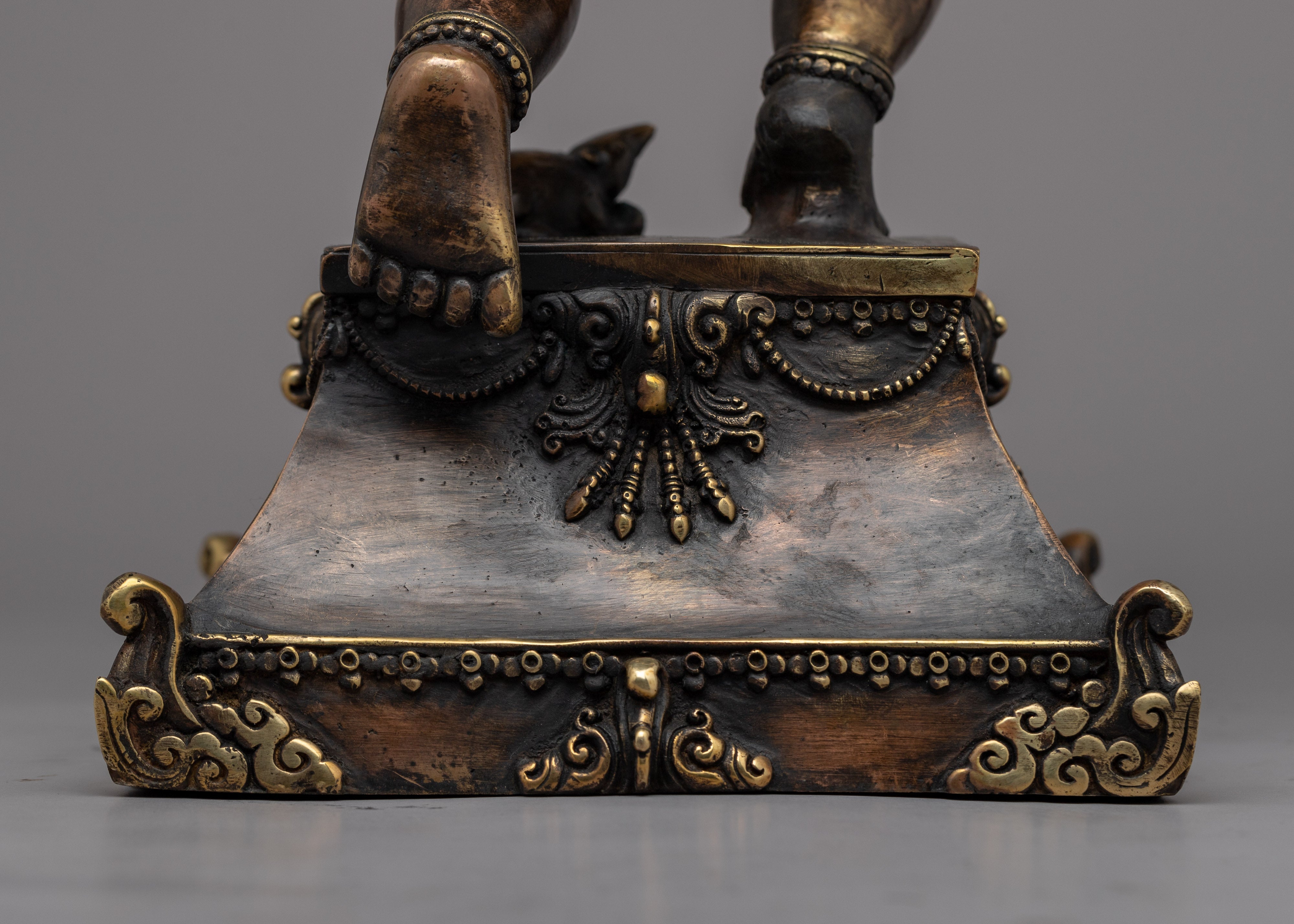 Exquisite Lord Ganesh Statue | Embodying Divine Blessings
