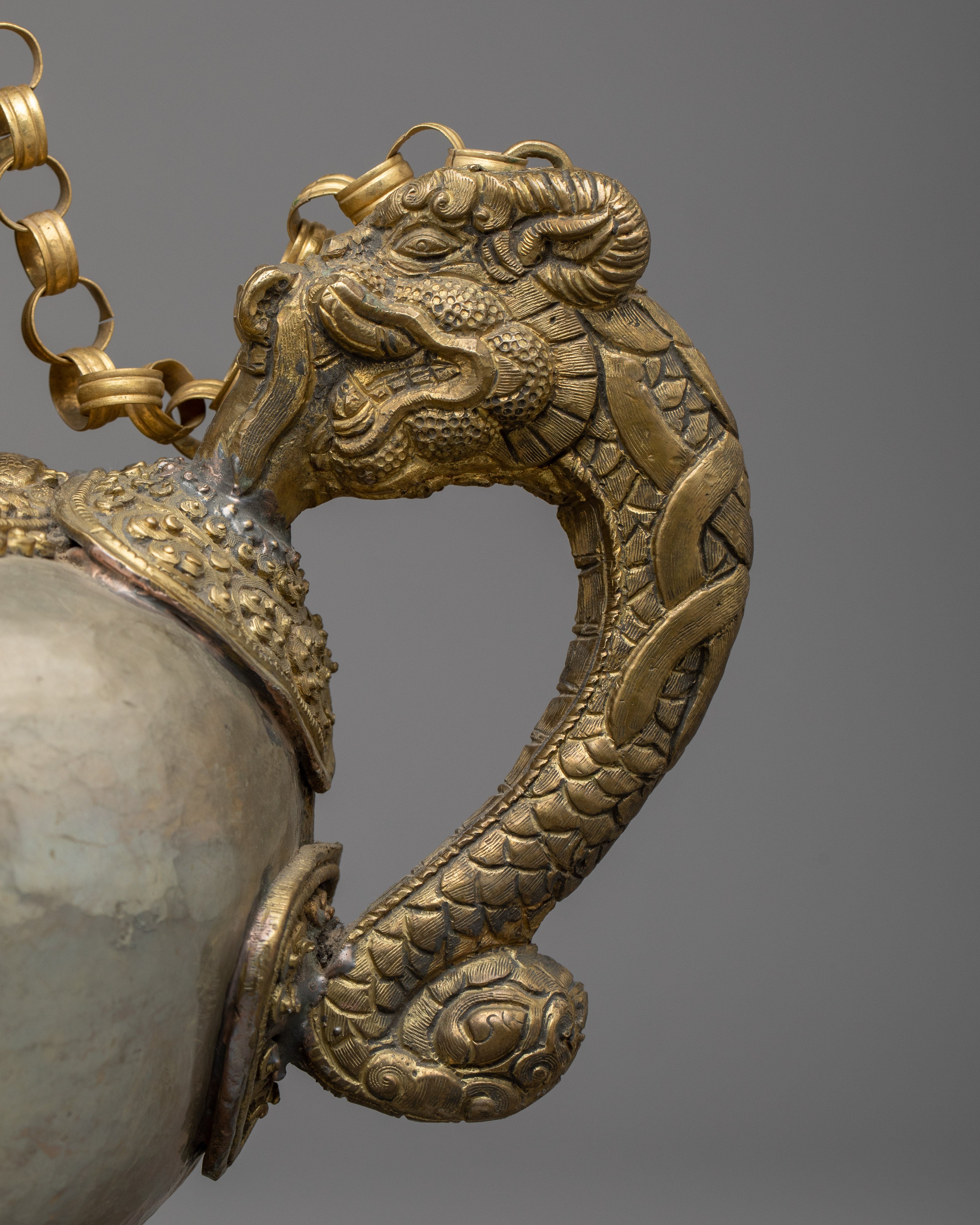 White Metal Tea Pot | Elevate Your Tea Time Experience