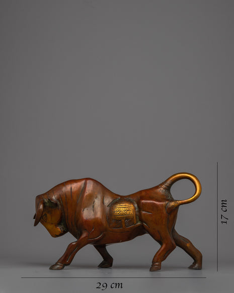 Majestic Bull Statue | A Symbol of Strength and Resilience