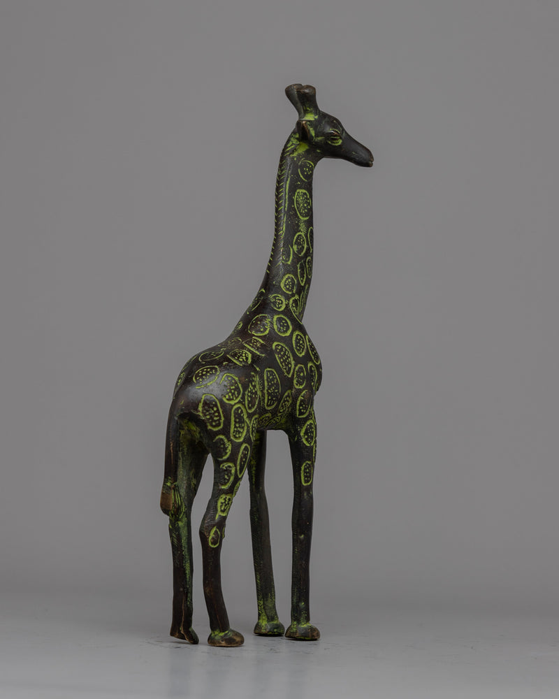 Giraffe Decor Statue | Adorn Your Tabletops and Living Spaces