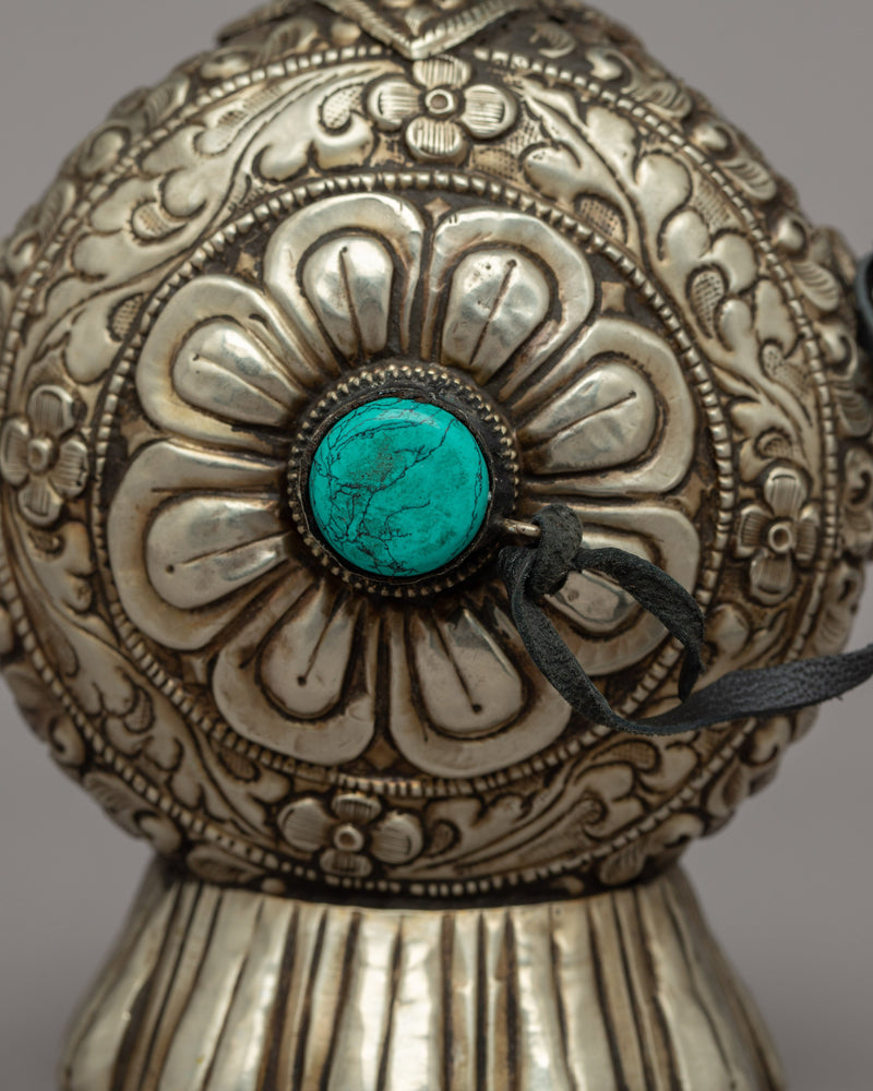 Tibetan Snuffer Bottle | Intricate Handcrafted Decorative Container